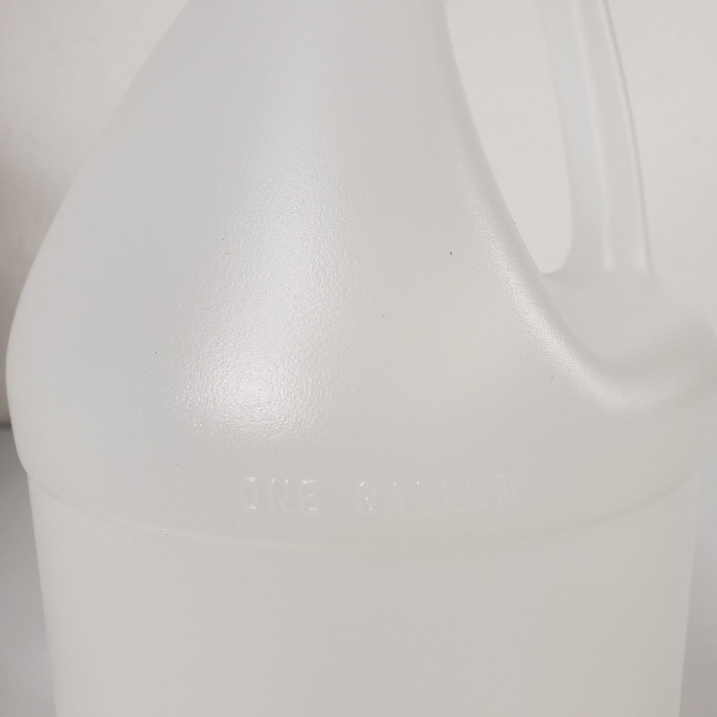 Plastipak Packaging Inc 4-1 Gallon Plastic Bottles With Caps Clear HDPE