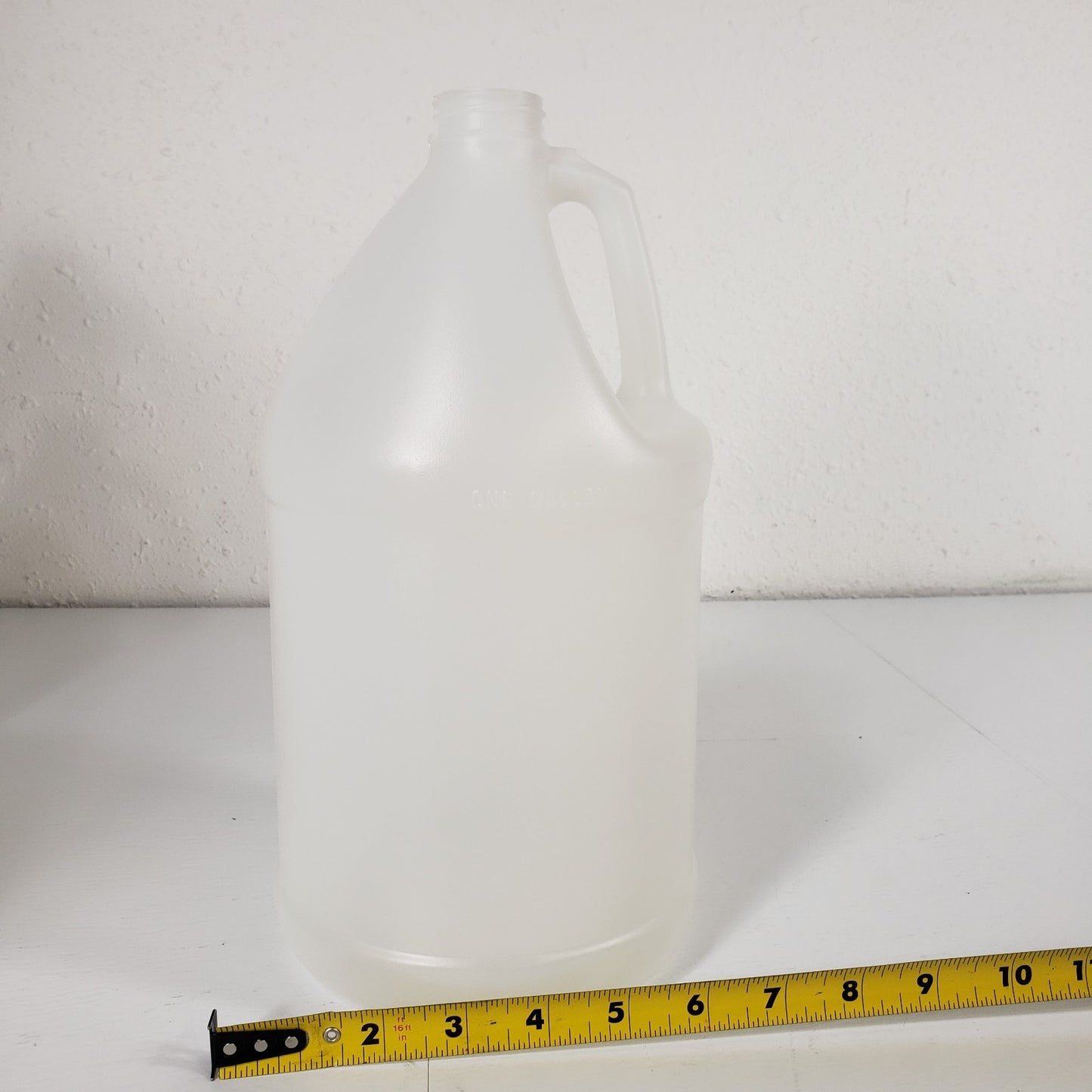 Plastipak Packaging Inc 4-1 Gallon Plastic Bottles With Caps Clear HDPE