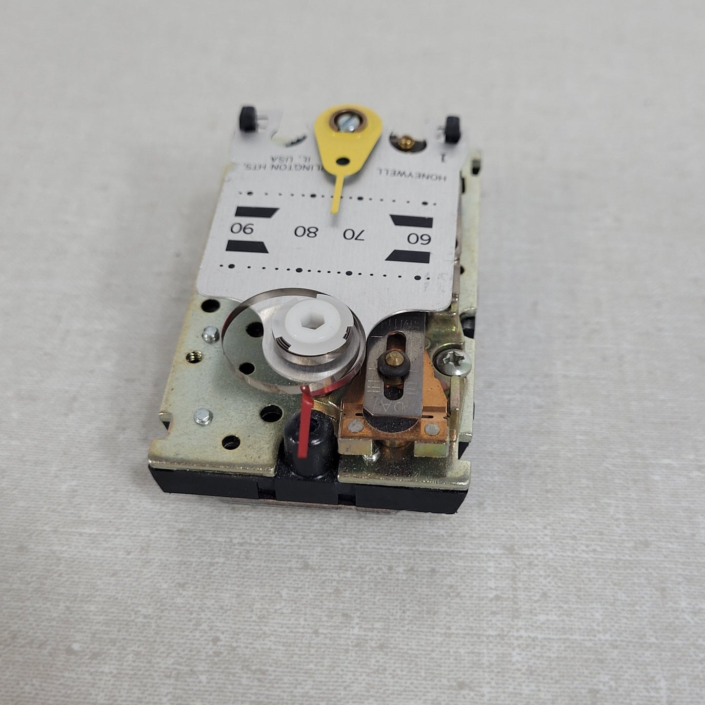 Honeywell TP973A-2076 Pneumatic Thermostat 60-90 Degree Range