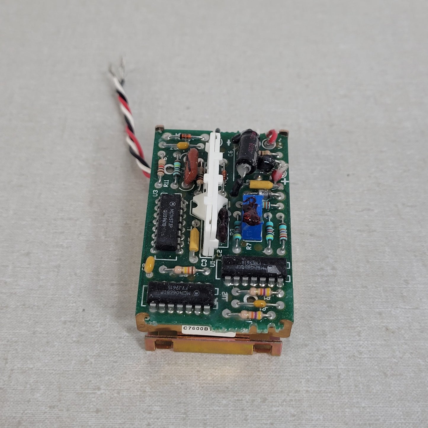Honeywell C7600B1000 Solid State Humidity Sensor 2-10VDC Three Wire