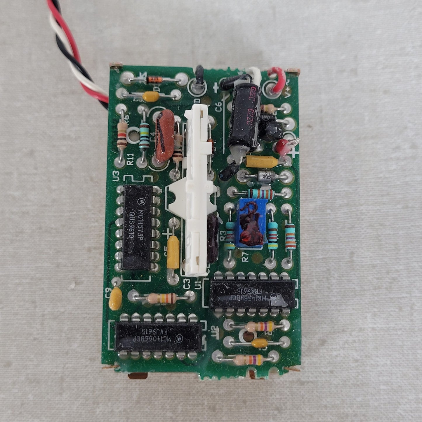 Honeywell C7600B1000 Solid State Humidity Sensor 2-10VDC Three Wire