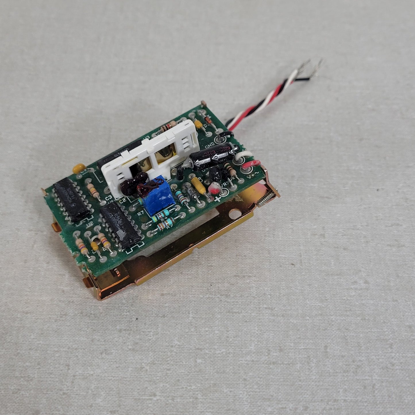 Honeywell C7600B1000 Solid State Humidity Sensor 2-10VDC Three Wire