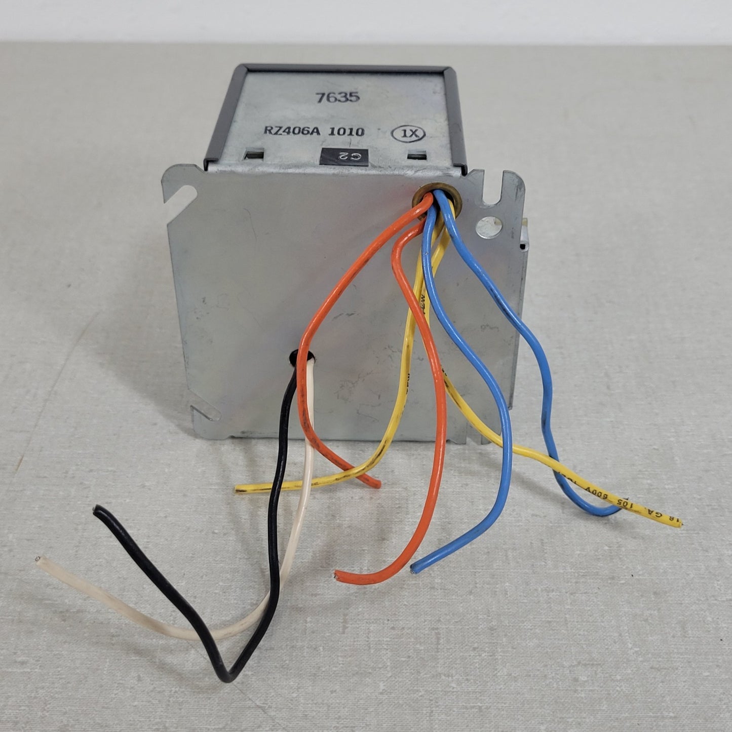 Honeywell R7406 Solar Temperature Control Differential 10A 120V Sensor