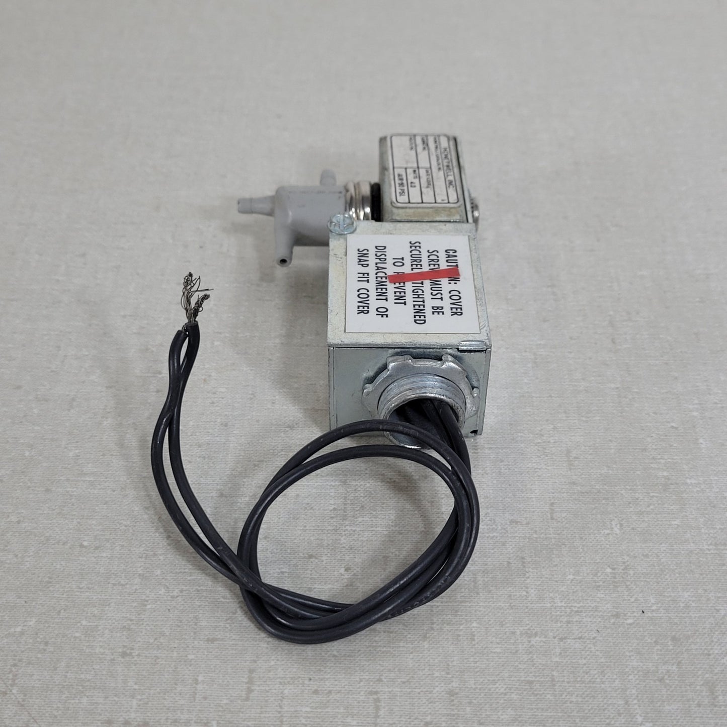 Honeywell RP818A-1004 Electric Pneumatic Relay 24V 50psi 4W