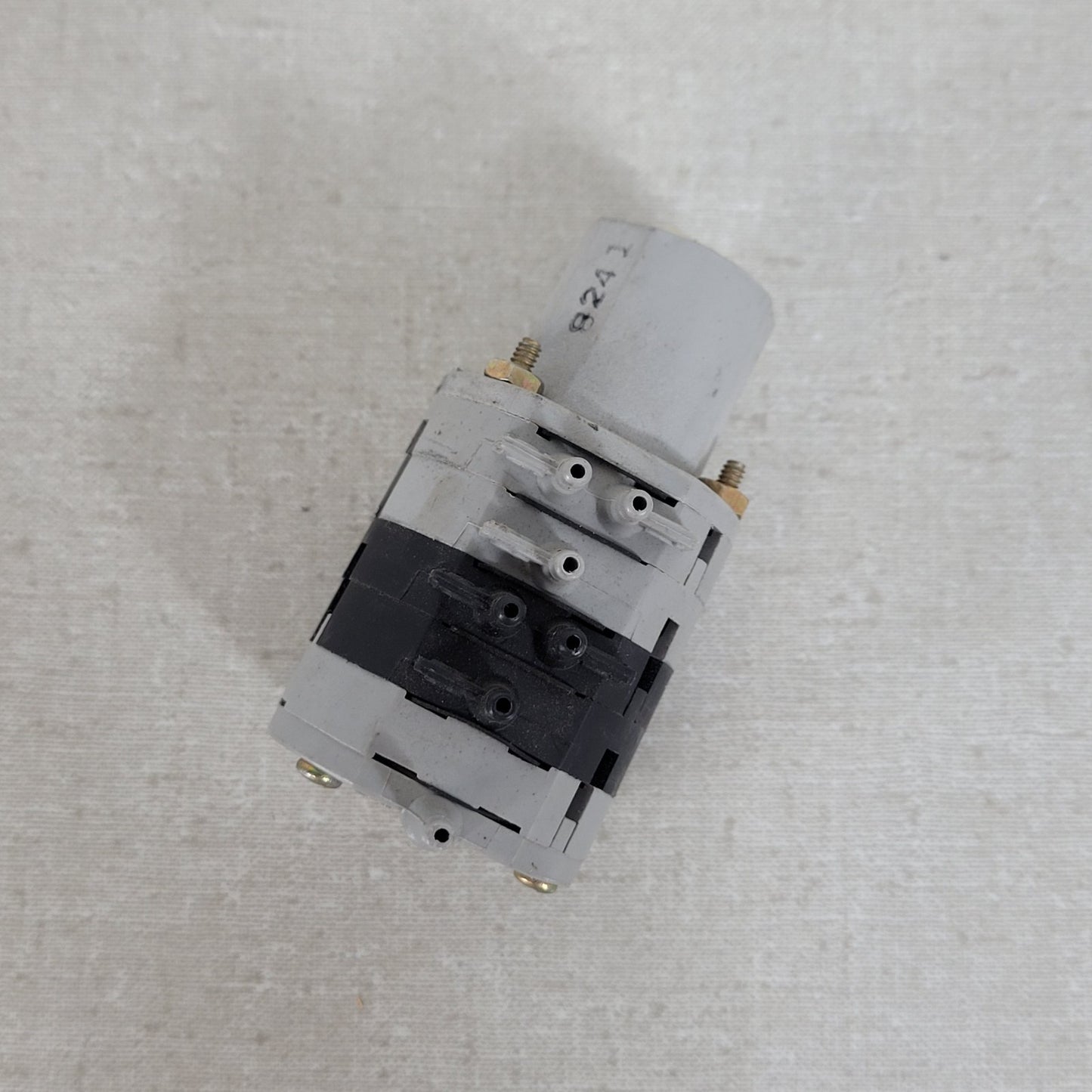 Honeywell RP670B Pneumatic Switching Relay Dual SPDT Switch 30psi