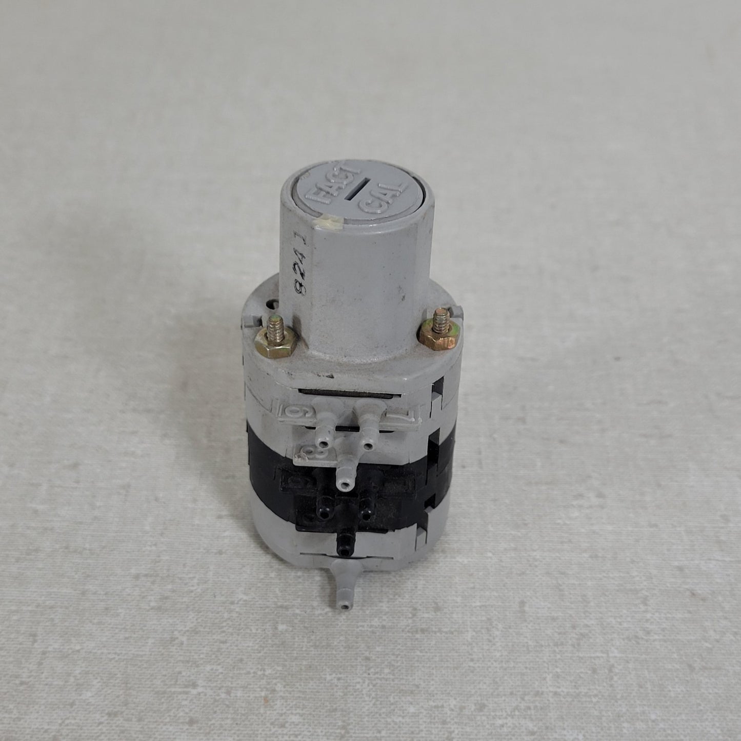 Honeywell RP670B Pneumatic Switching Relay Dual SPDT Switch 30psi