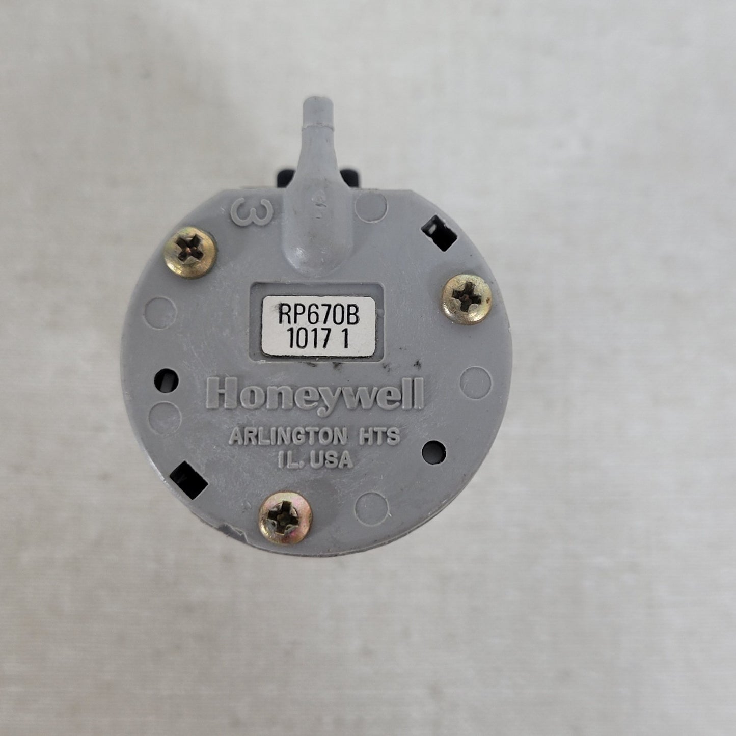 Honeywell RP670B Pneumatic Switching Relay Dual SPDT Switch 30psi