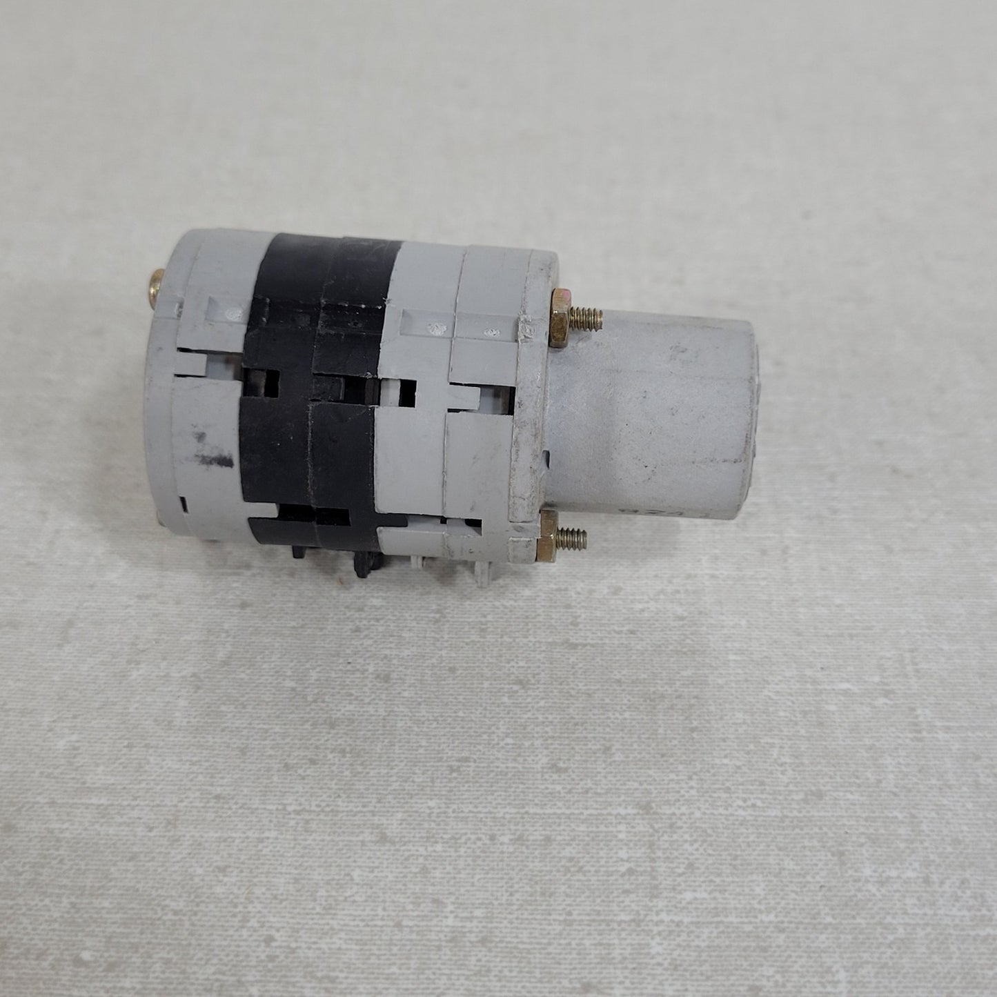 Honeywell RP670B Pneumatic Switching Relay Dual SPDT Switch 30psi
