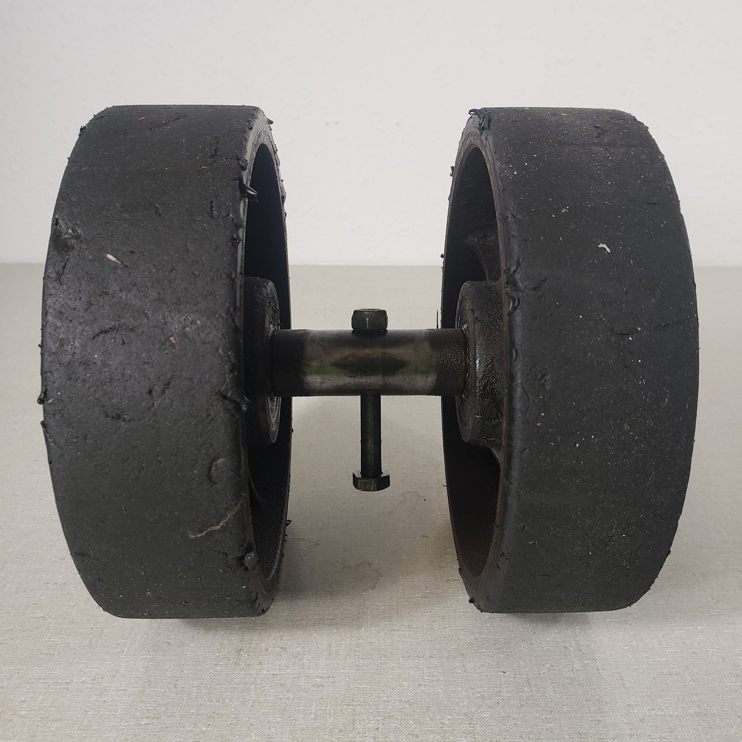 Dayton 4YX97 46G254 - 97-42 - 2xMainwheels, Axle, Axle Bolt Assembly Pallet Jack