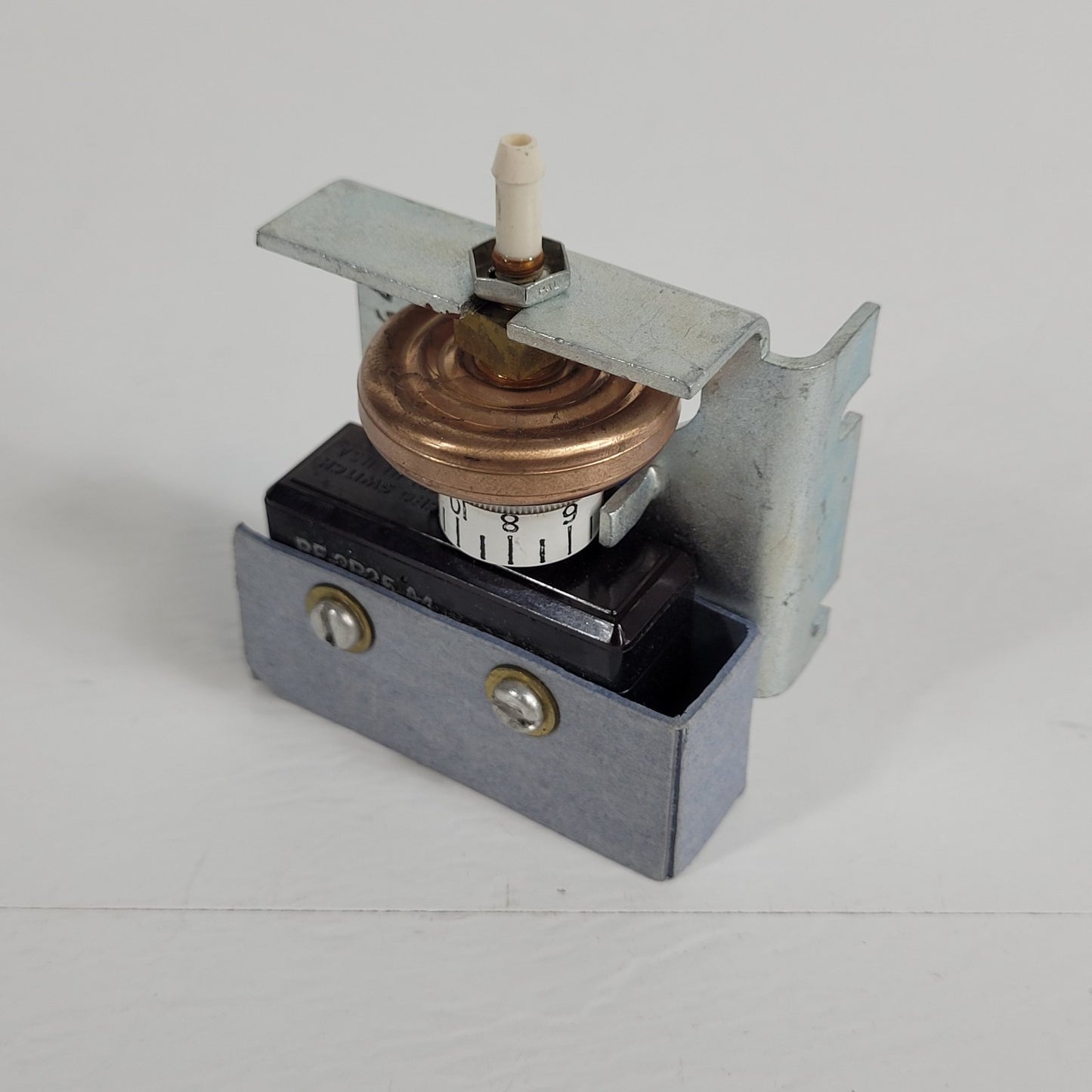 Johnson Service Co P-7100-1 Pneumatic Electric Switch 20A 480VAC SPDT