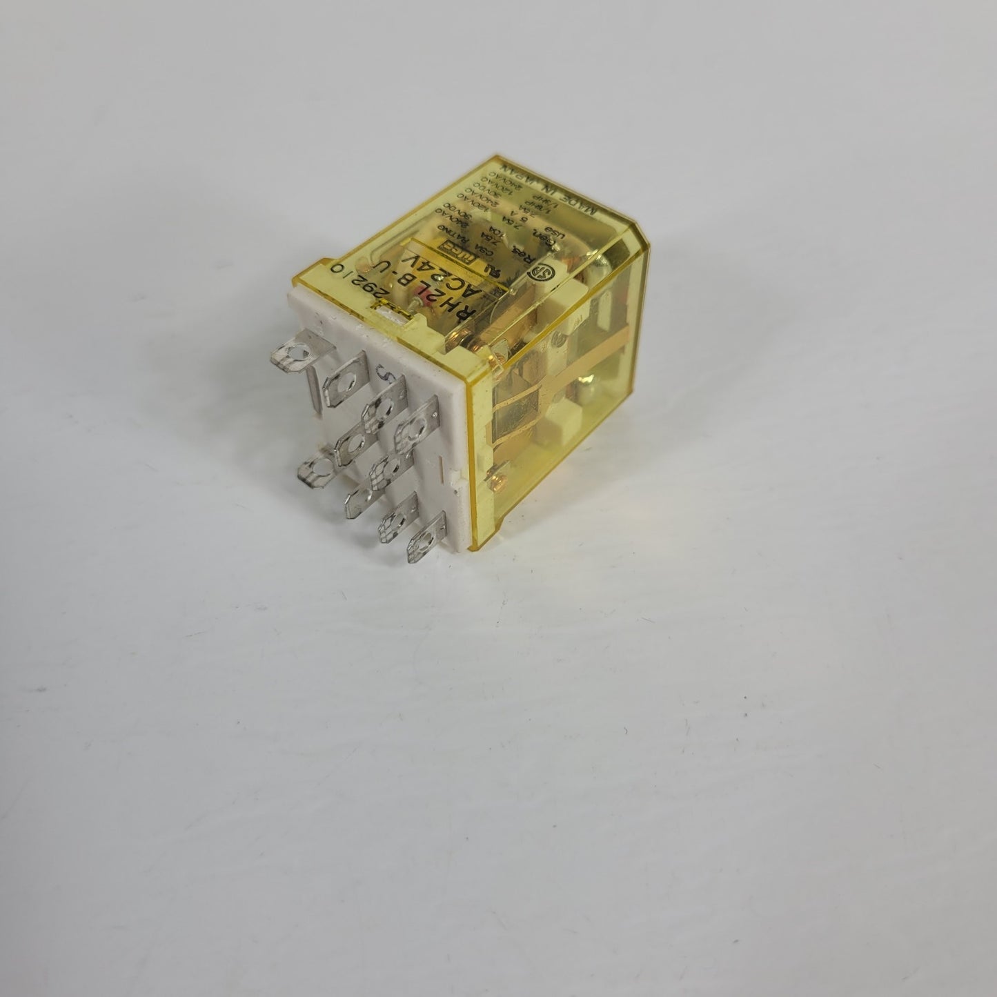 IDEC Corporation RH2LB-U Electronic Relay Switch 7.5A 120VAC 30VDC
