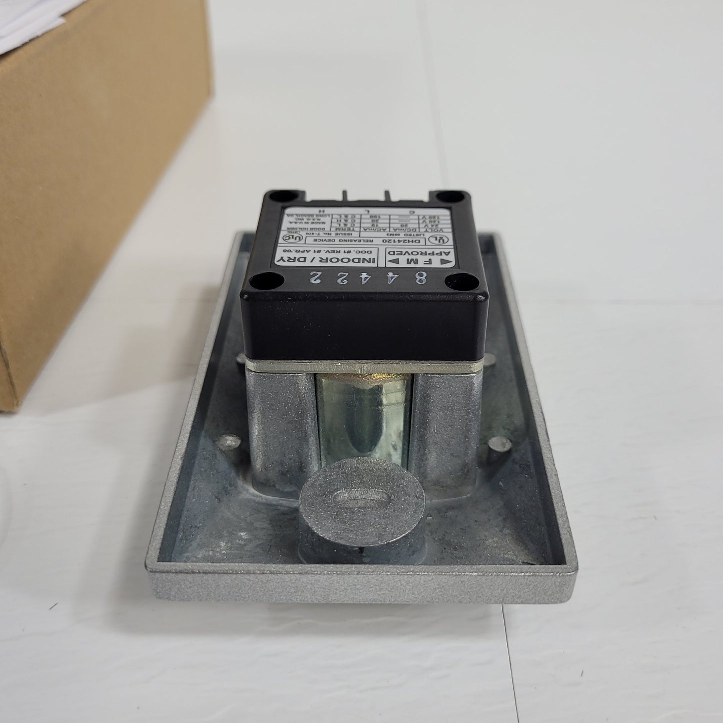 Electromagnetic Door Holder DH24120FPC Semi Flush Mount Fire Alarm Door Holder