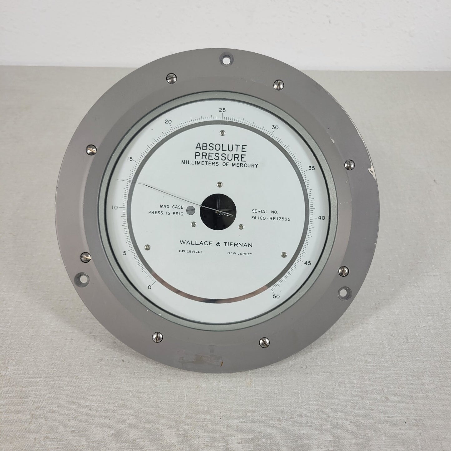 PARTS Wallace & Tiernan Absolute Pressure Gauge FA-160 15psi Max Pressure Torr
