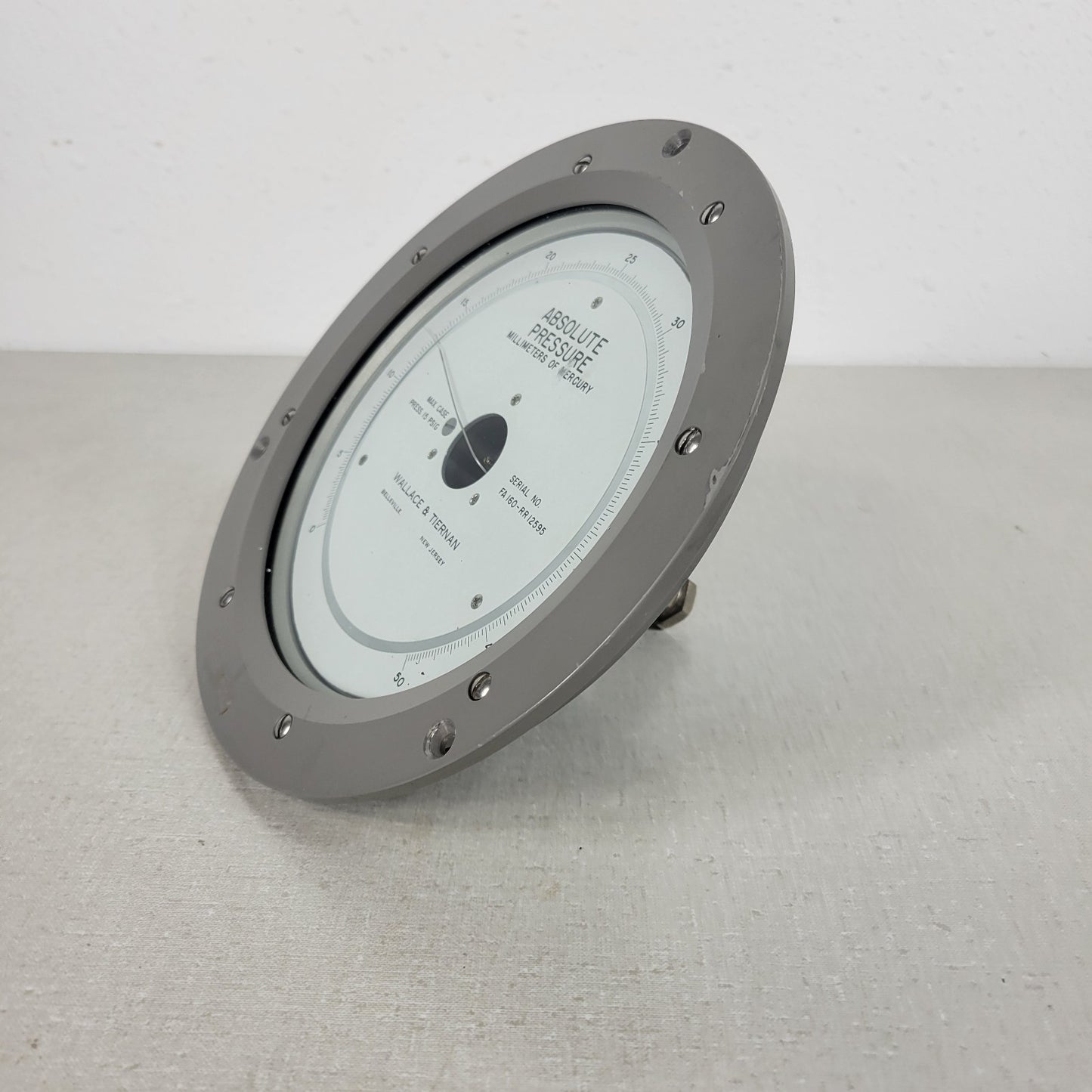 PARTS Wallace & Tiernan Absolute Pressure Gauge FA-160 15psi Max Pressure Torr