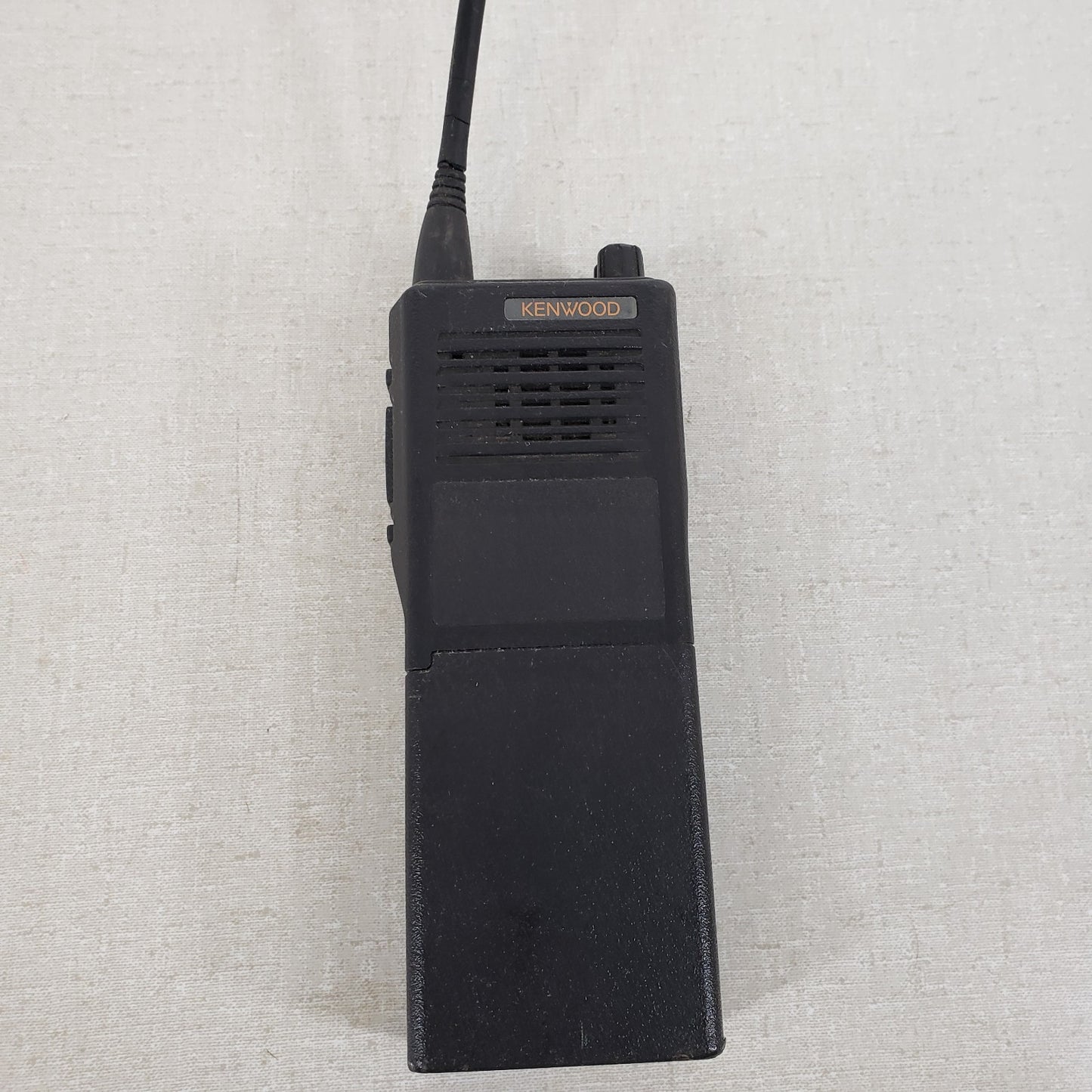 Kenwood TK-350 UHF FM Transceiver Kenwood KNB-12A NiCd Battery Pack