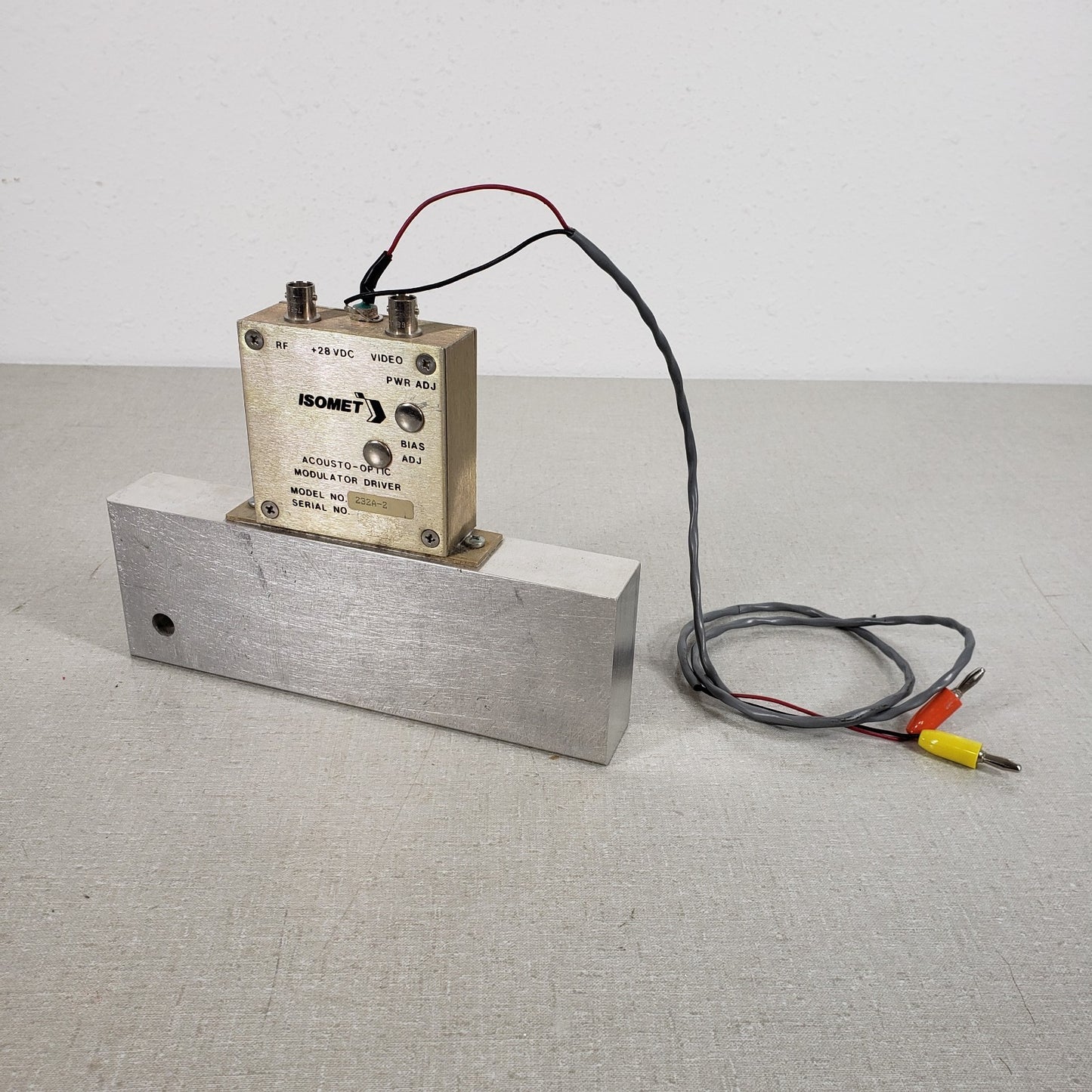Isomet Acousto-Optic Modulator Driver 232A RF BNC Video 80MHz 28VDC w/ Heat Sink