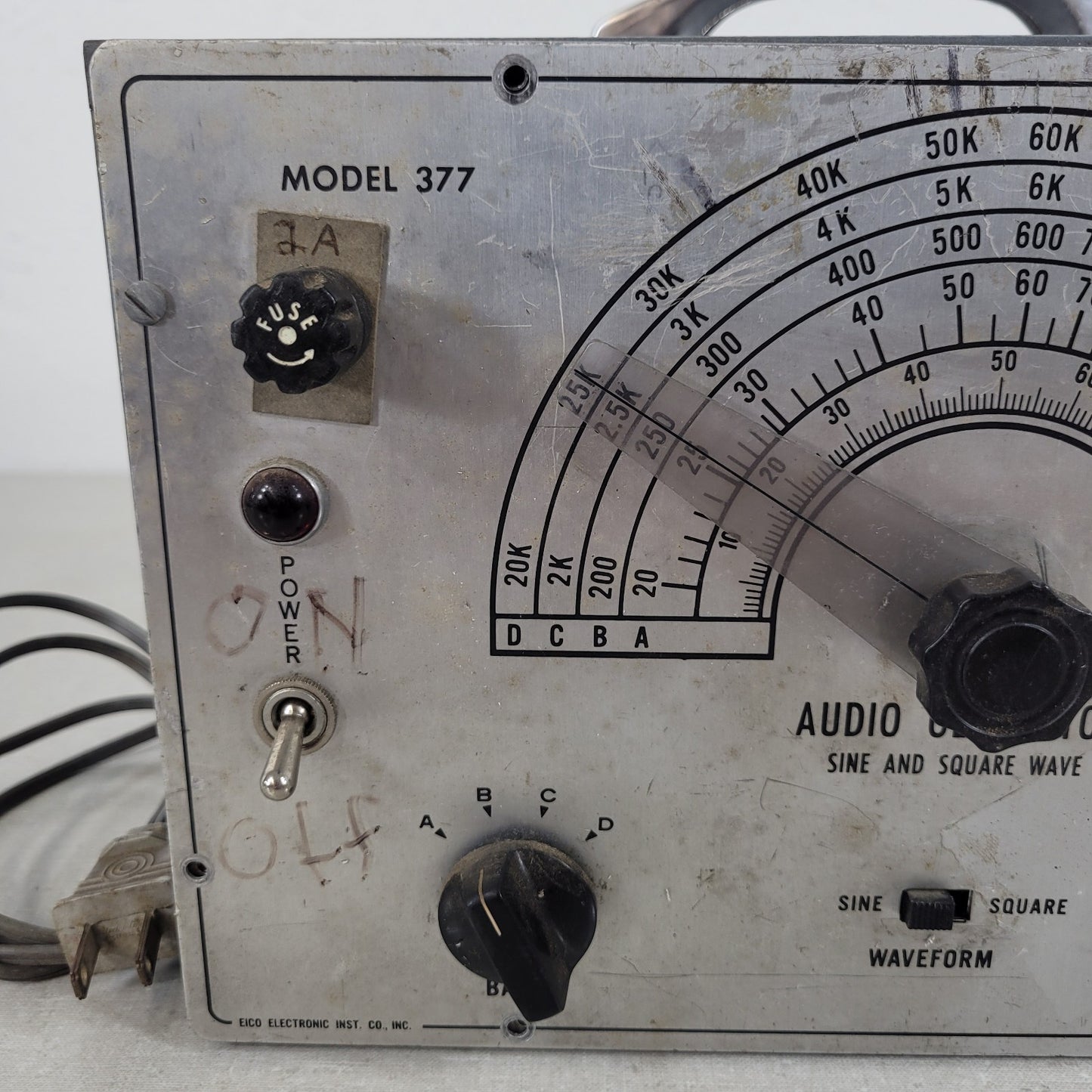 Vintage EICO 377 Sine & Square Wave Audio Generator 0-100