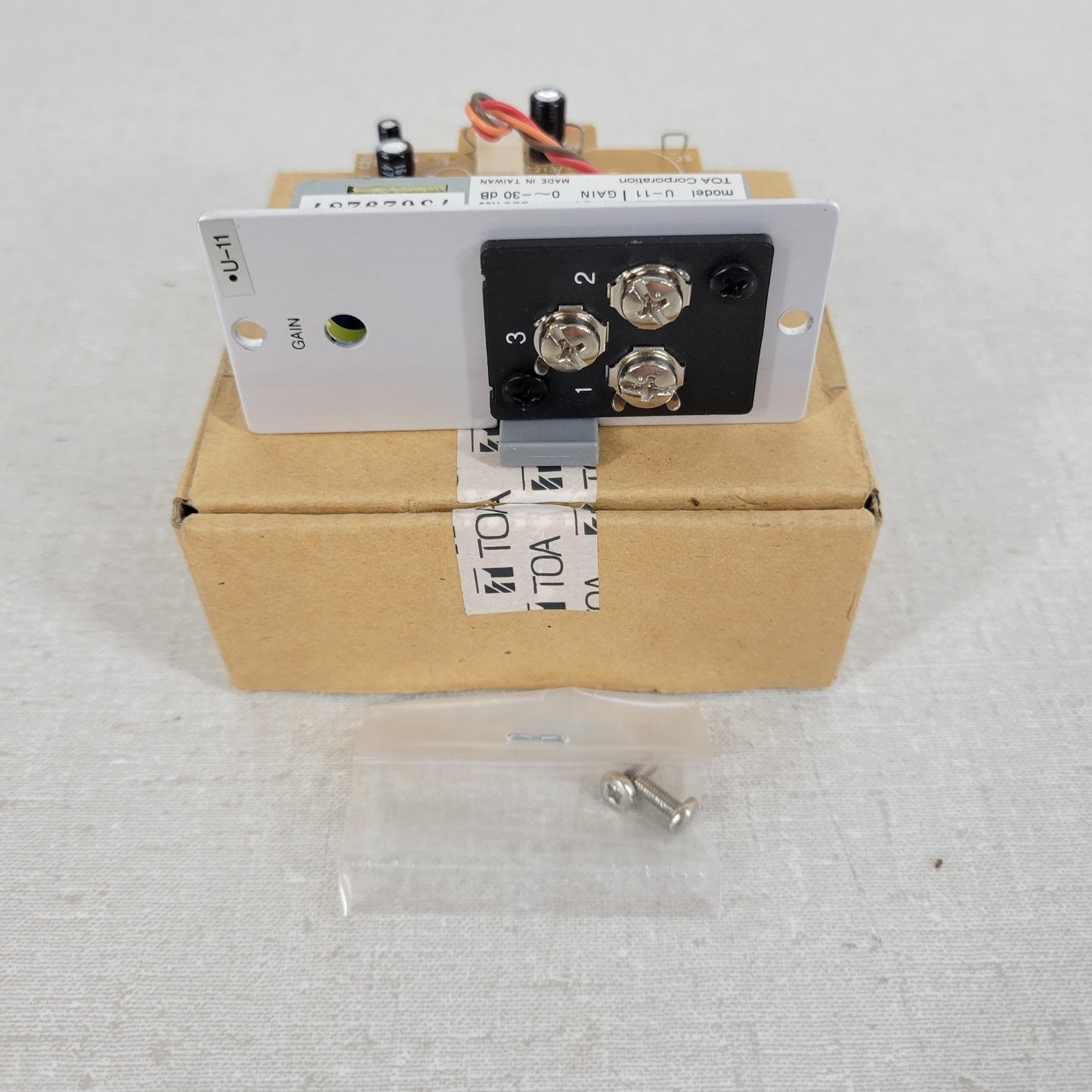 TOA U-11 115-06-147-3E Aux Amp w/ Mute Power DC24V 9mA Input 220kΩ Gain 0~-30dB