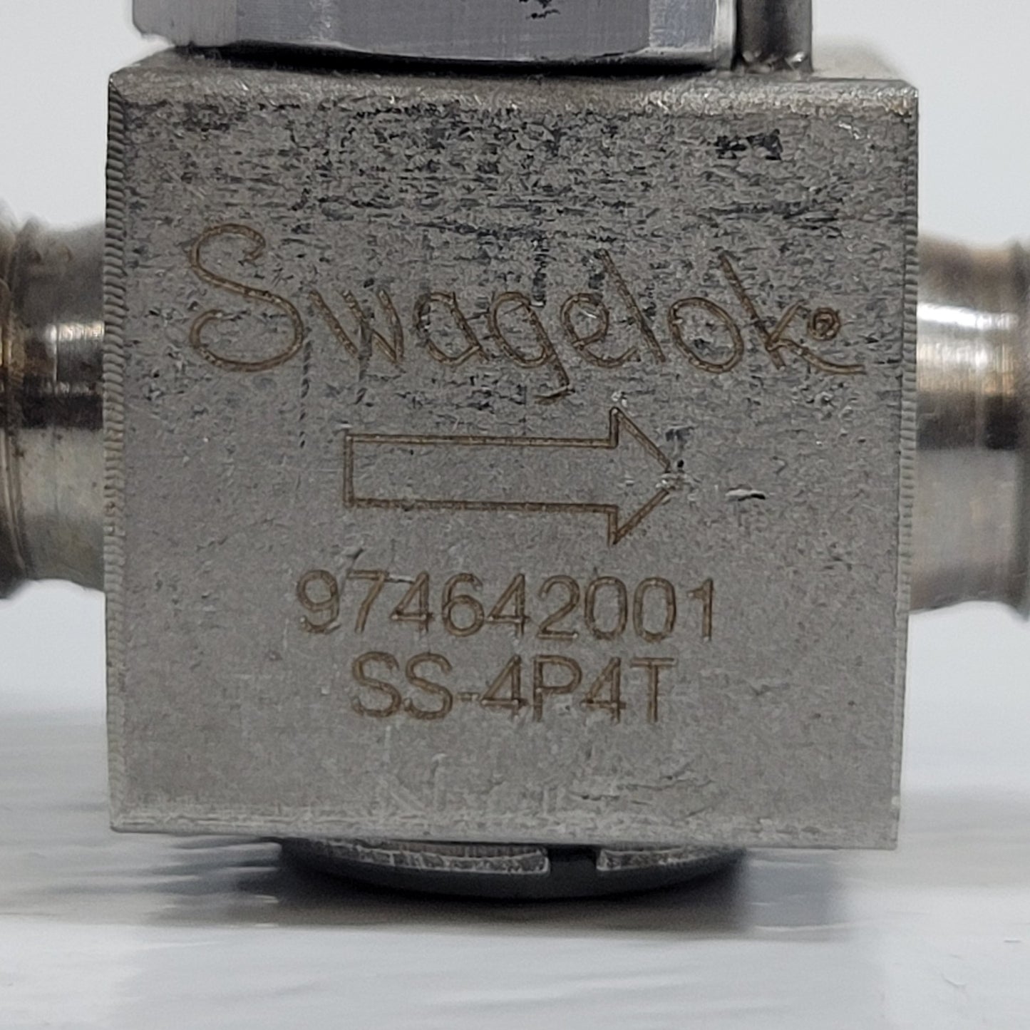 Swagelok SS-4P4T 1/4" Quarter Turn Plug Stainless Steel High Vacuum Mini Valve