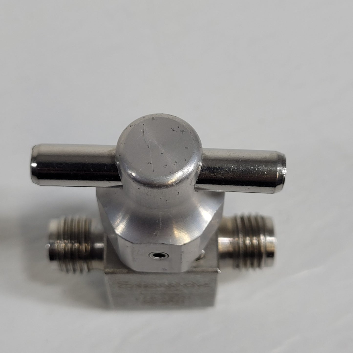 Swagelok SS-4P4T 1/4" Quarter Turn Plug Stainless Steel High Vacuum Mini Valve