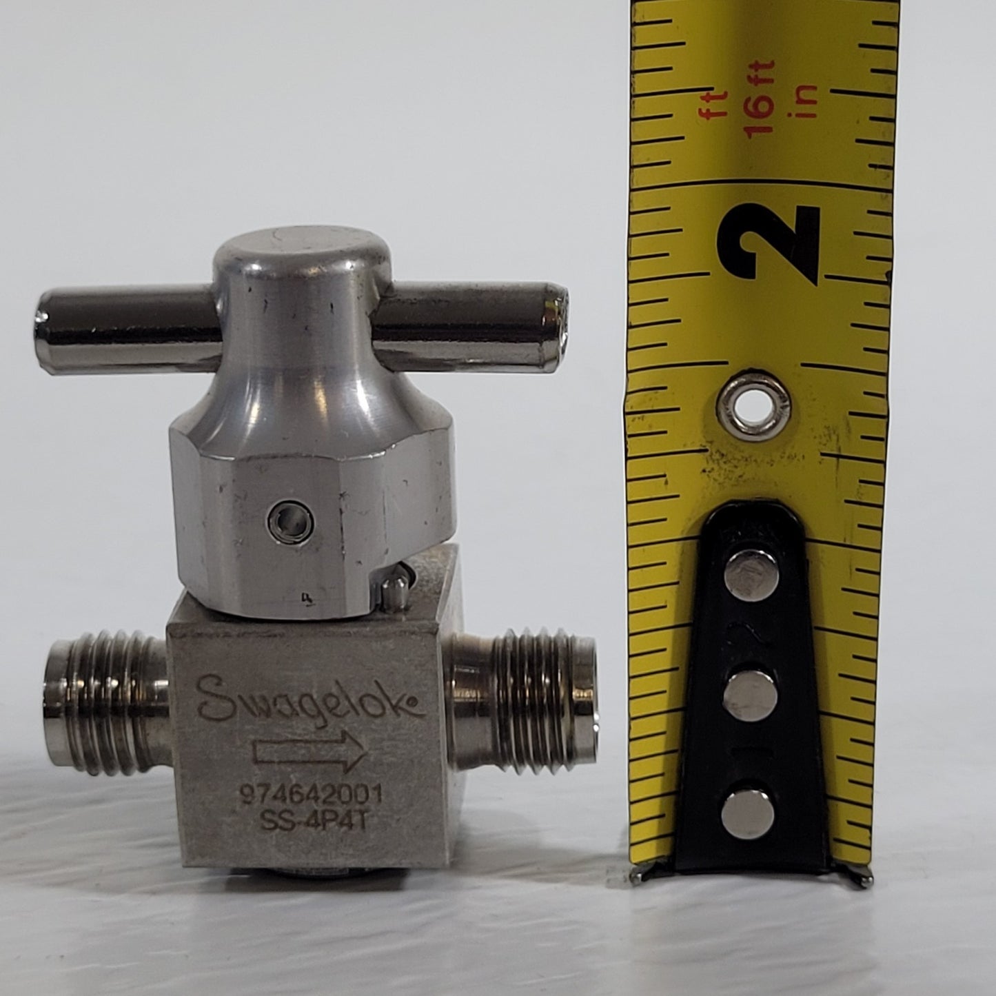 Swagelok SS-4P4T 1/4" Quarter Turn Plug Stainless Steel High Vacuum Mini Valve
