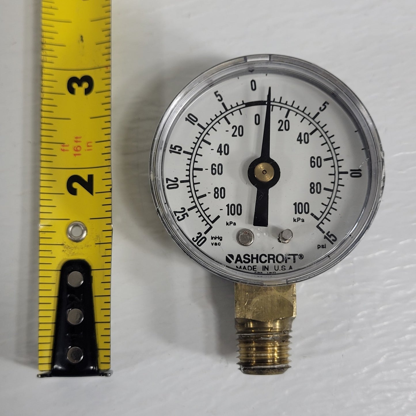 Ashcroft 733-18R Compound Pressure Gauge 30inHg - 15psi (-100kPa To 100kPa) Male