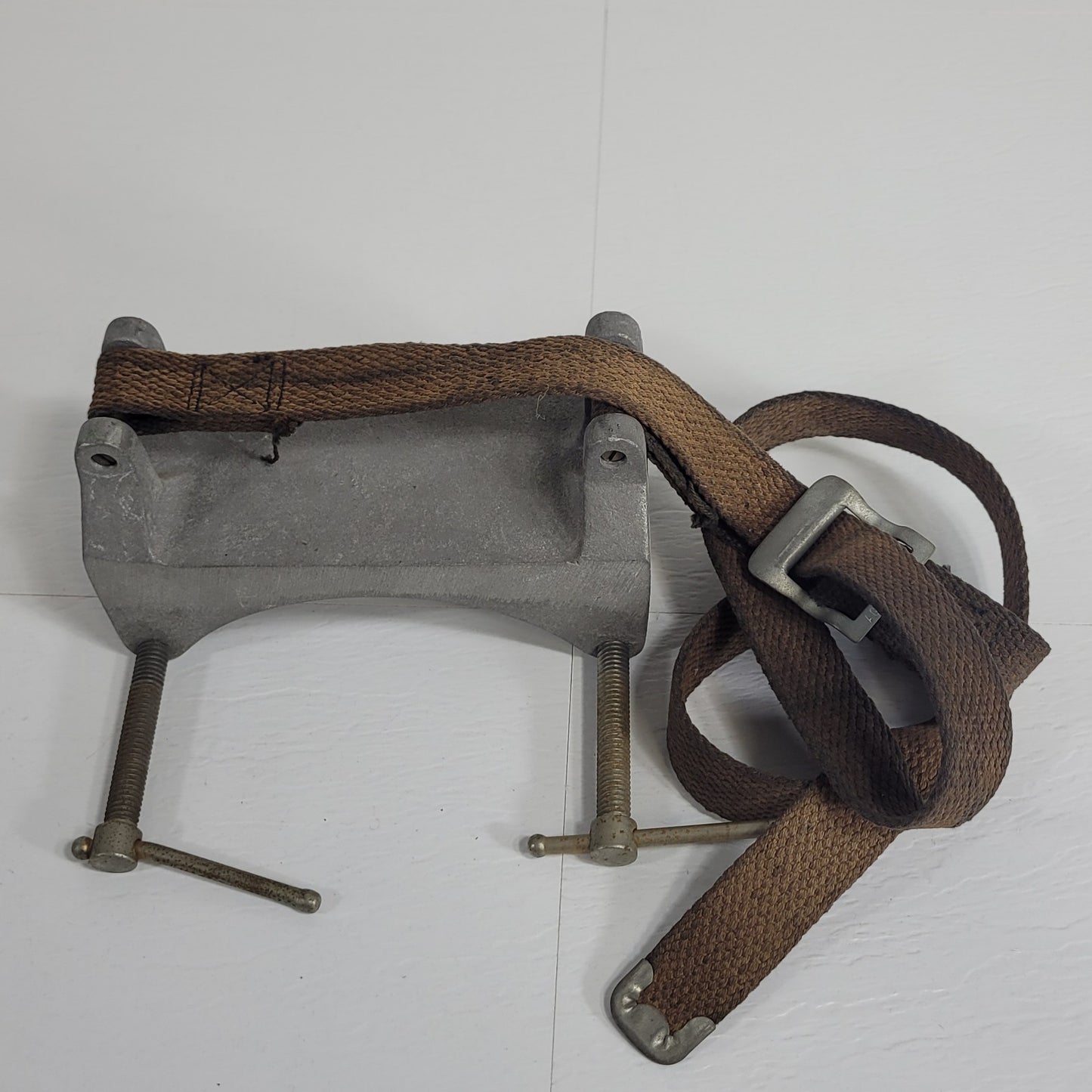 Gas Cylinder Holder for Bench Safety Adjustable Belt Mount Secure Strap Storage