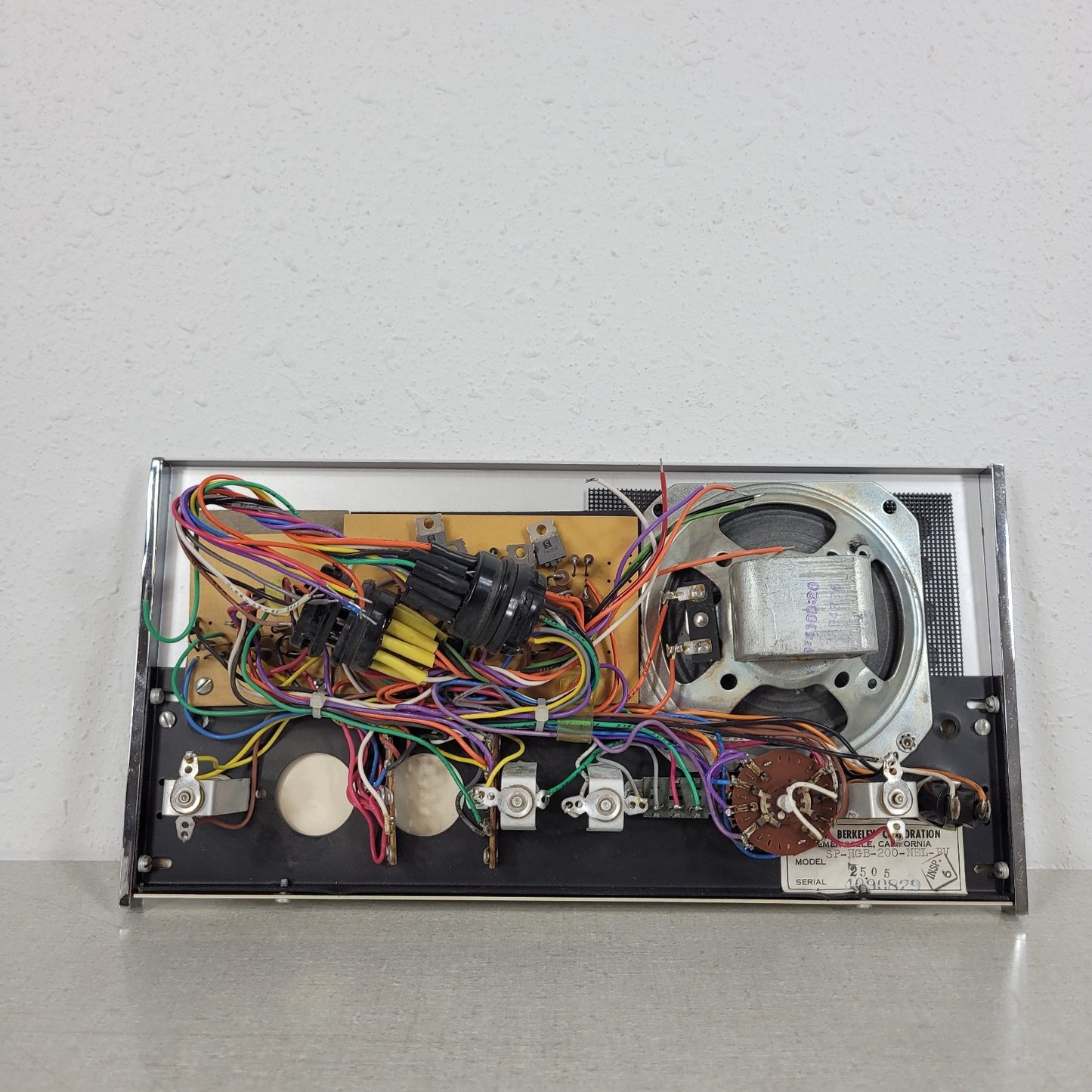 Ekatacom Nurse Call Box SP-HGB-200-NEL-PV Fisher Berkeley 2505 Brushed Metal