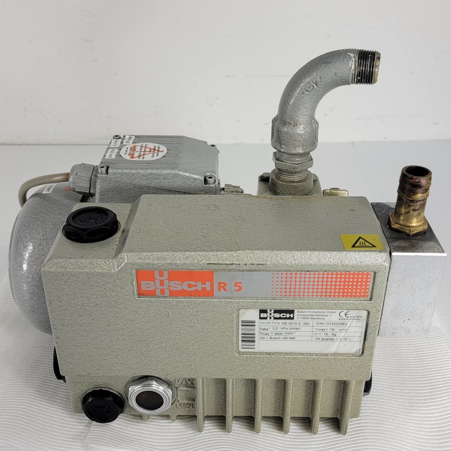 Busch R5 KB 0016 E 300 Vacuum Pump 3-Phase Power 220V 3/4" Exhaust Rotary Vane