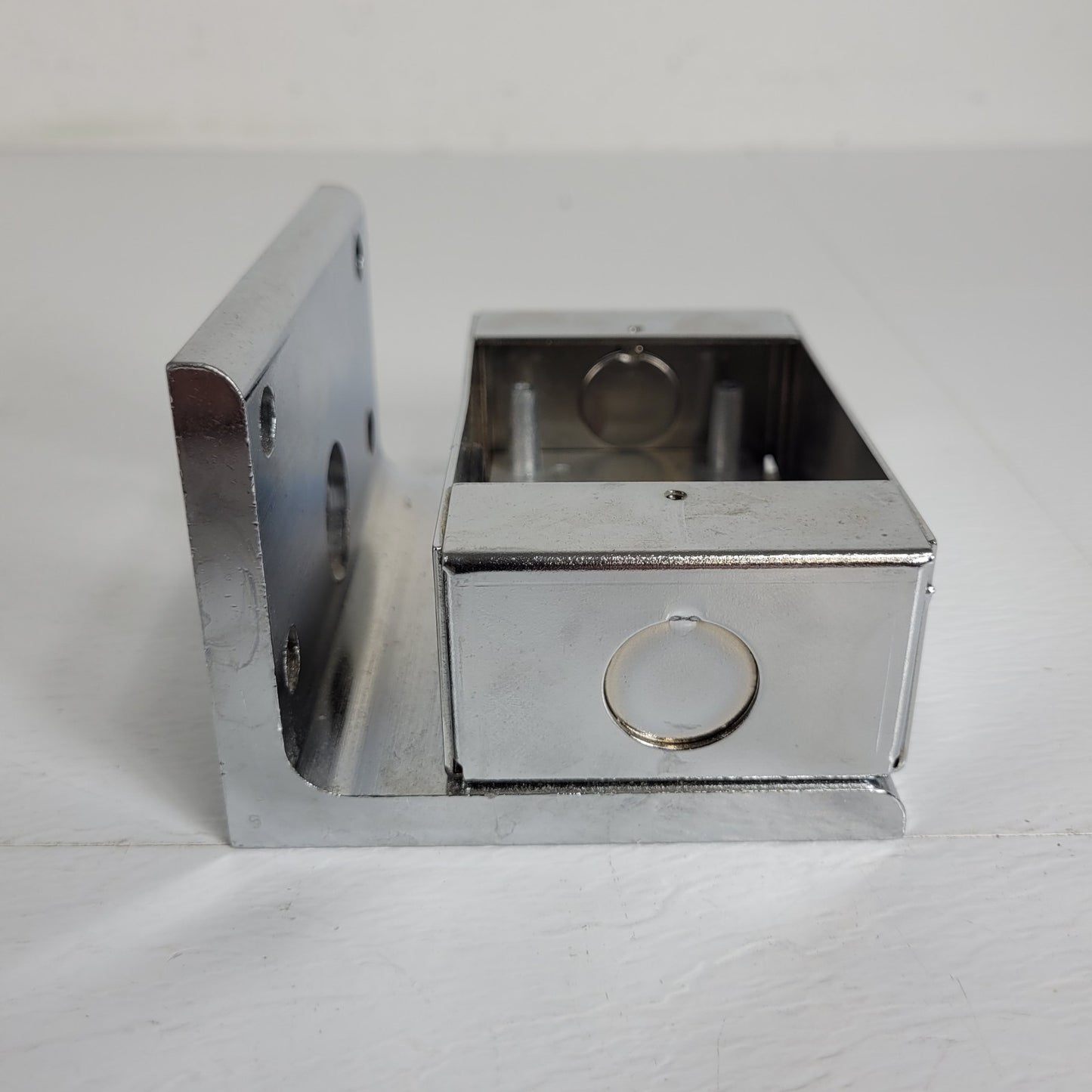 Edwards 1508-AQN5 Housing for Electromagnetic Signaling Door Hindge Wall Mount