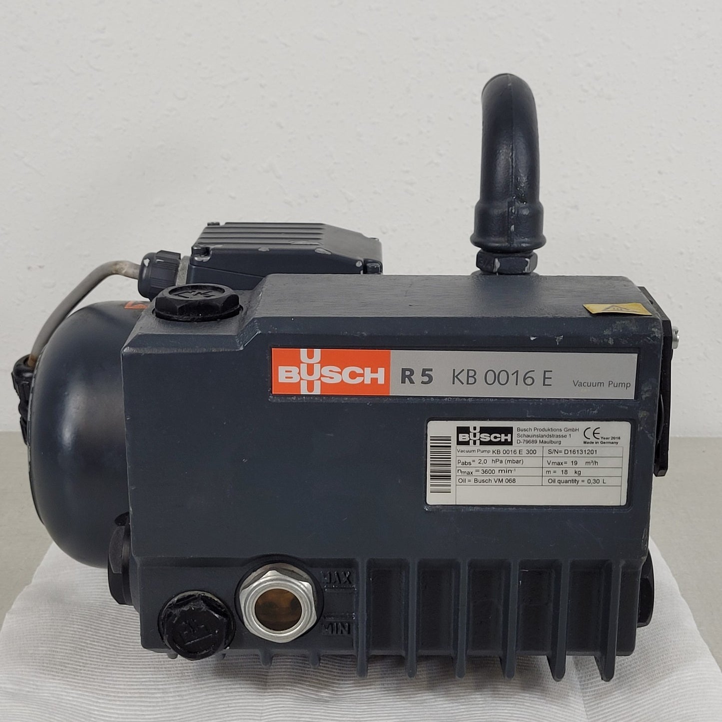 Busch R5 KB 0016 E Vacuum Pump 3-Phase Power 220V Rotary Vane Industrial System