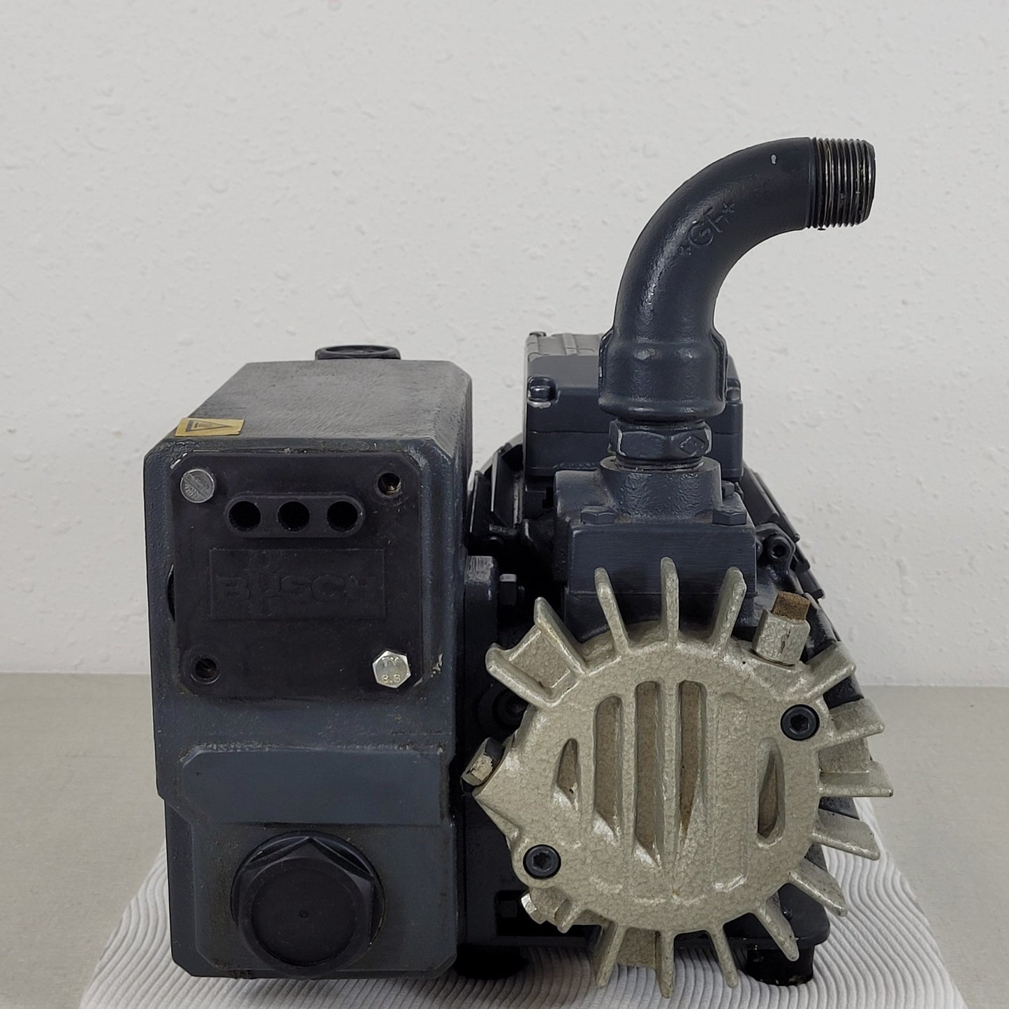 Busch R5 KB 0016 E Vacuum Pump 3-Phase Power 220V Rotary Vane Industrial System