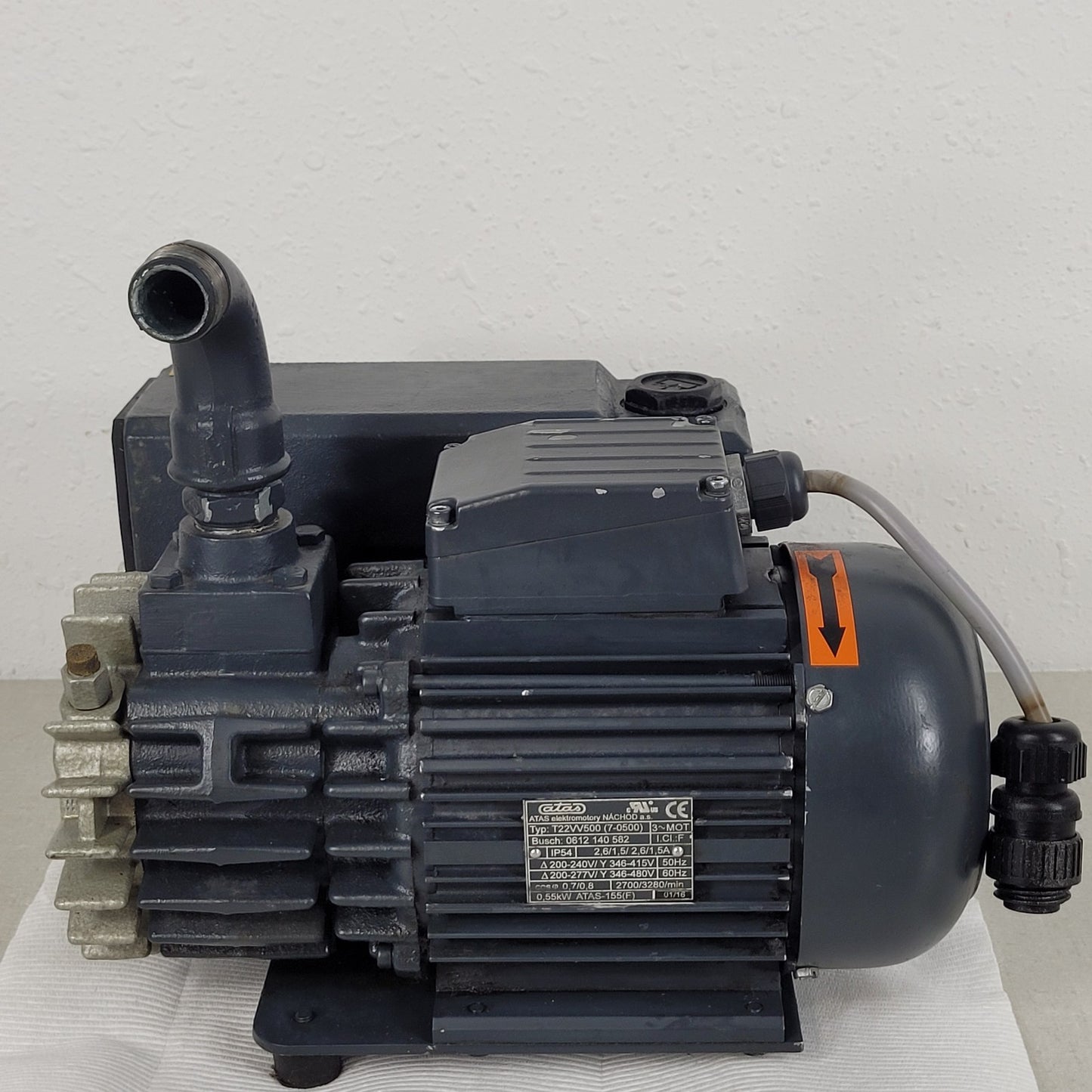 Busch R5 KB 0016 E Vacuum Pump 3-Phase Power 220V Rotary Vane Industrial System