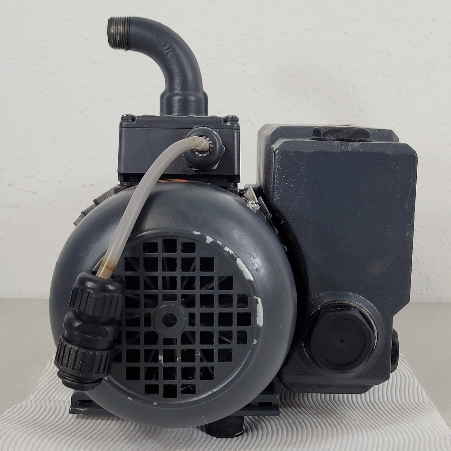 Busch R5 KB 0016 E Vacuum Pump 3-Phase Power 220V Rotary Vane Industrial System