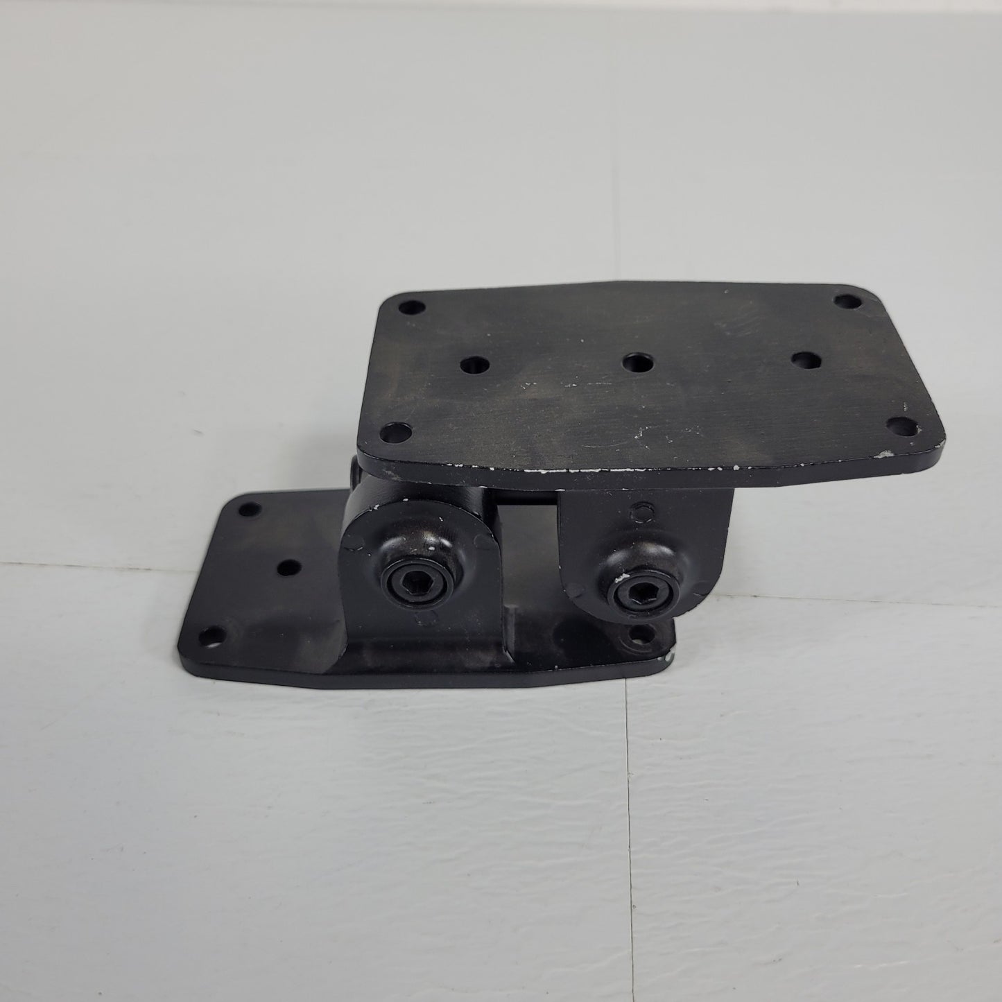 Peavey Versamount 35 Ceiling Bracket 03010770 for Peavey Impulse Speakers Black