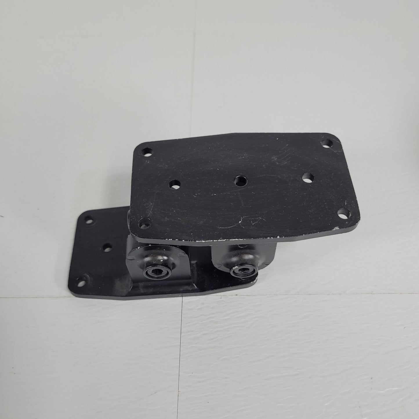Peavey Versamount 35 Ceiling Bracket 03010770 for Peavey Impulse Speakers Black