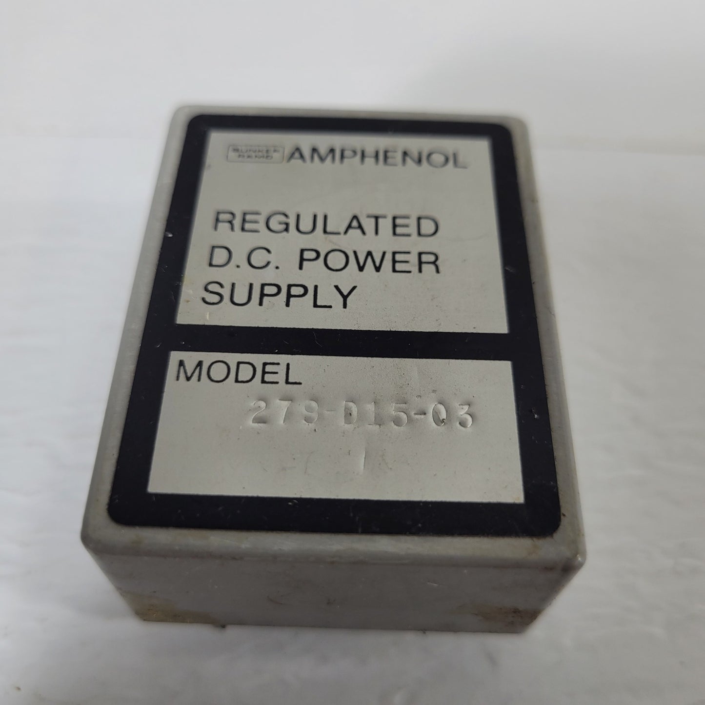 Amphenol 279-D15-03 Regulated DC Power Supply Through Hole AC to DC Converter