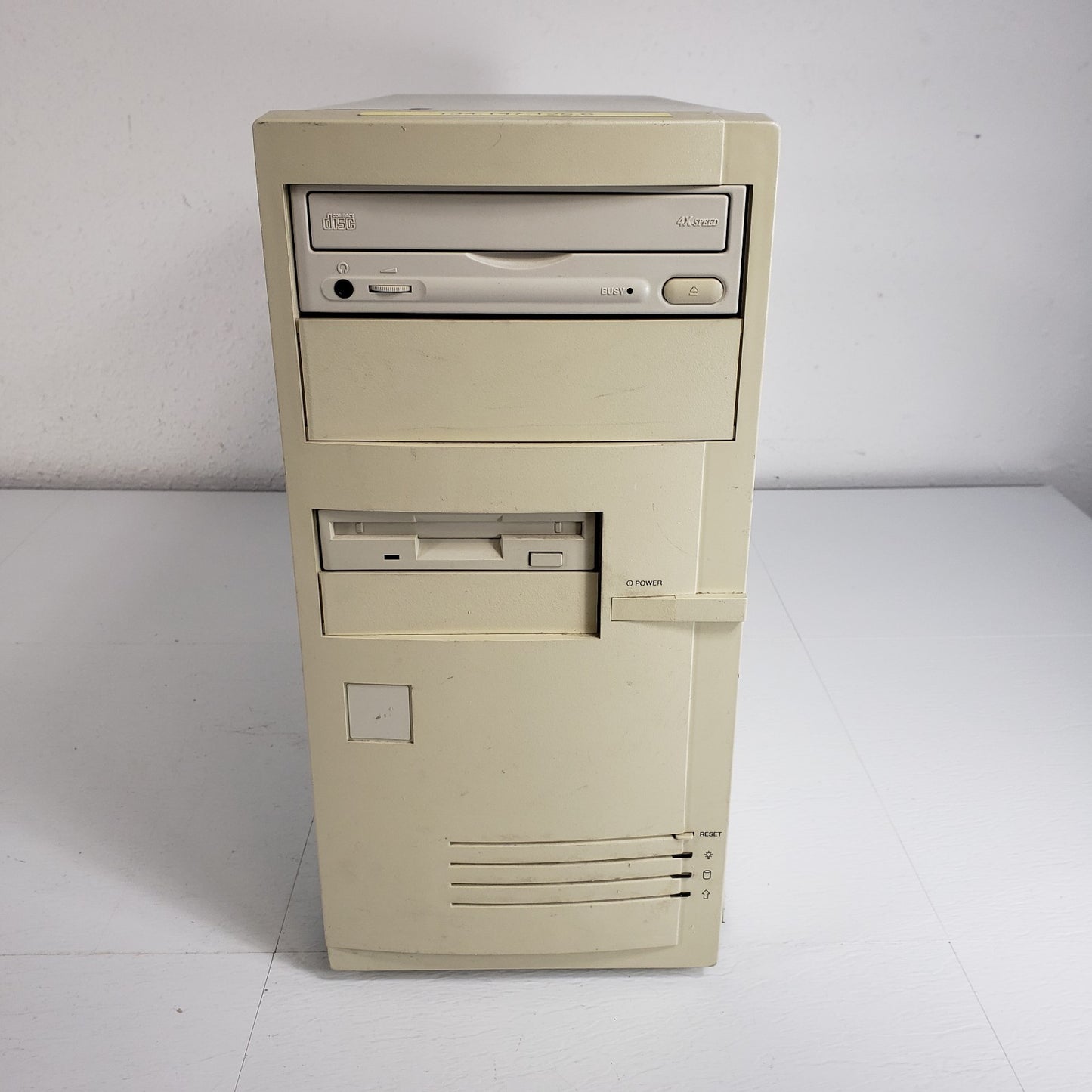 Vintage Escom Happy 486-DX4 Personal Computer 4x ISA PCI Tower Pentium Processor