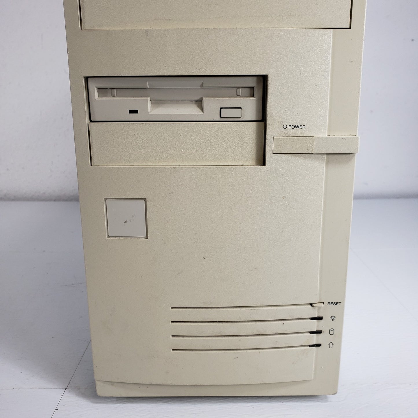 Vintage Escom Happy 486-DX4 Personal Computer 4x ISA PCI Tower Pentium Processor
