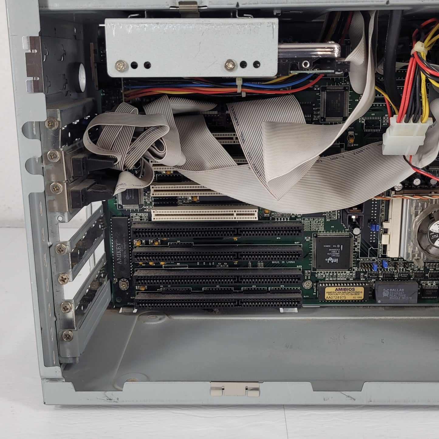 Vintage Escom Happy 486-DX4 Personal Computer 4x ISA PCI Tower Pentium Processor