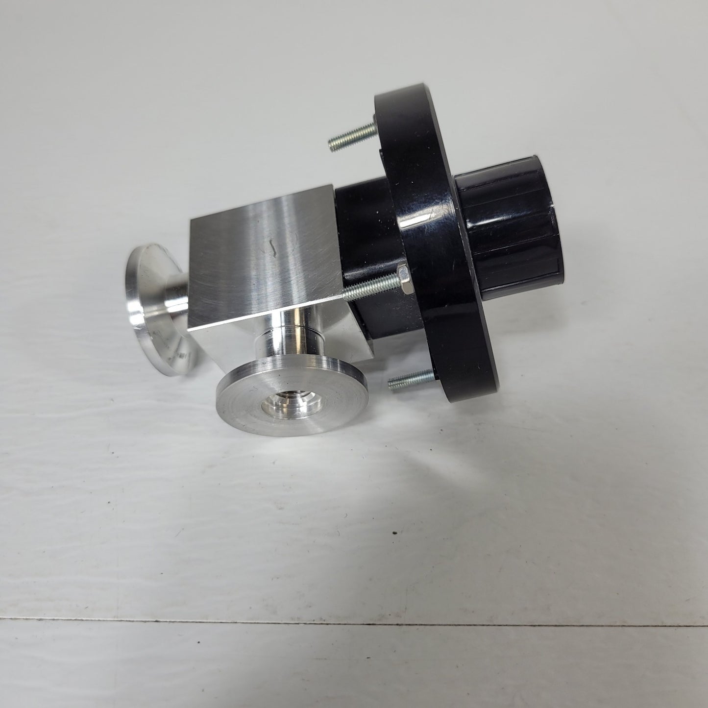 Edwards Manual Leak Valve Right Angle LV10K 2.1Bar KF16 NW16 Fitting