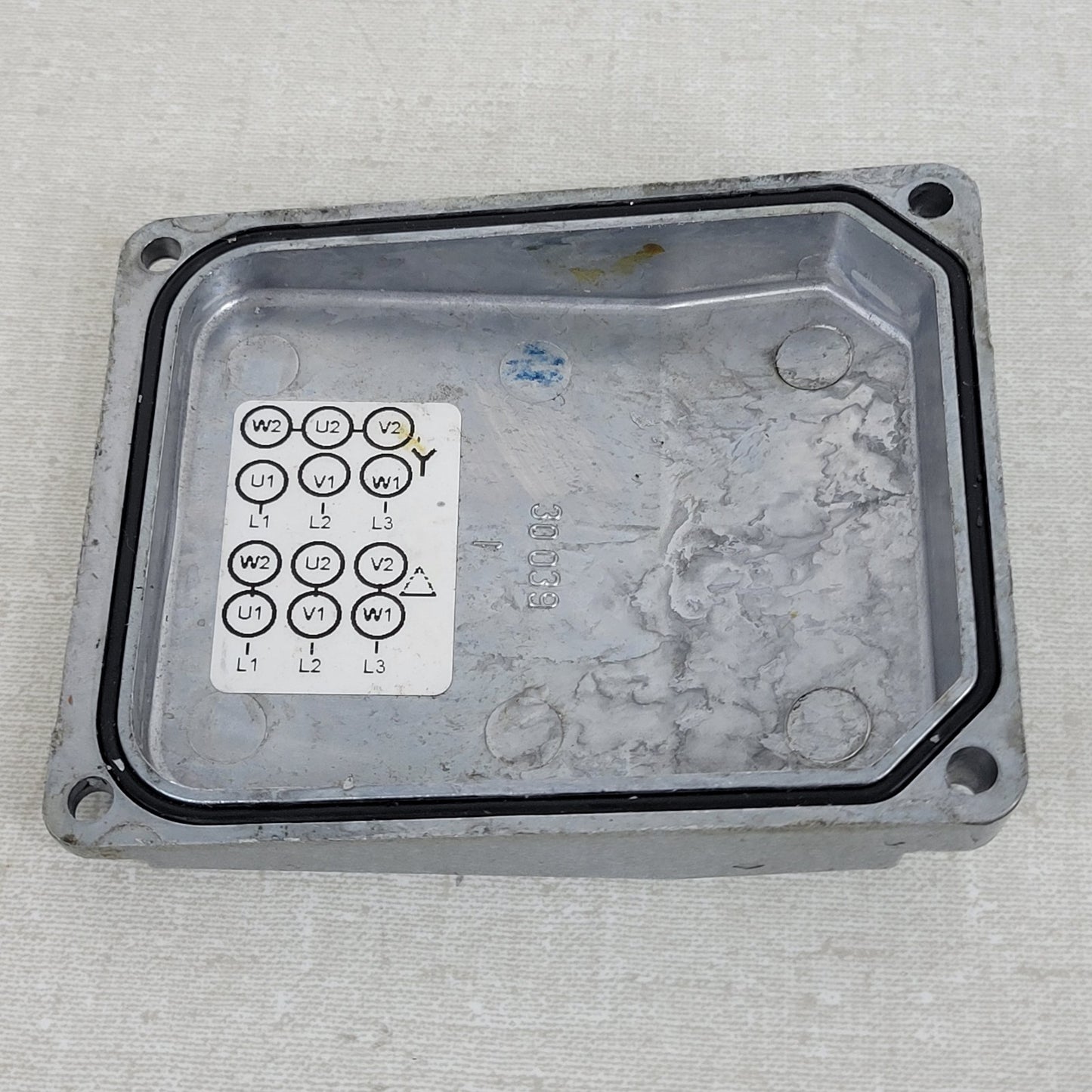 Busch R5 KB 0016 E 300 Vacuum Pump Power Electric Cover 30 039 Rotary Vane Motor