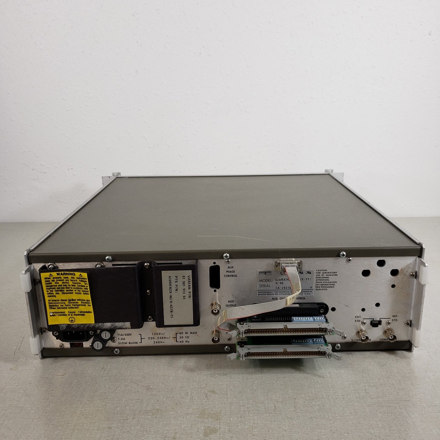 PTS 620 Frequency Synthesizer 1-620 MHz 620RKN2X-62/X-71/X-46 Varian AC Signal