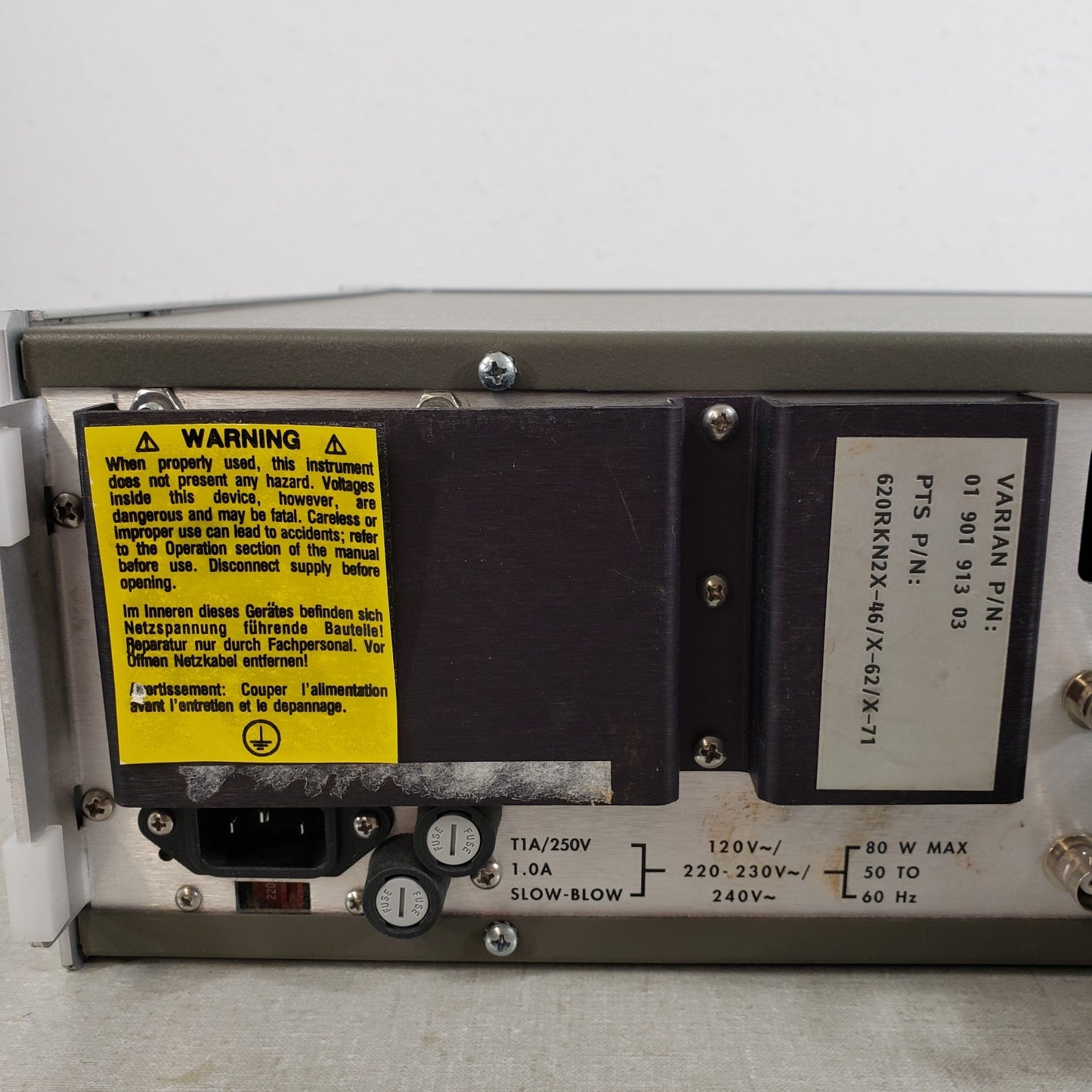 PTS 620 Frequency Synthesizer 1-620 MHz 620RKN2X-62/X-71/X-46 Varian AC Signal