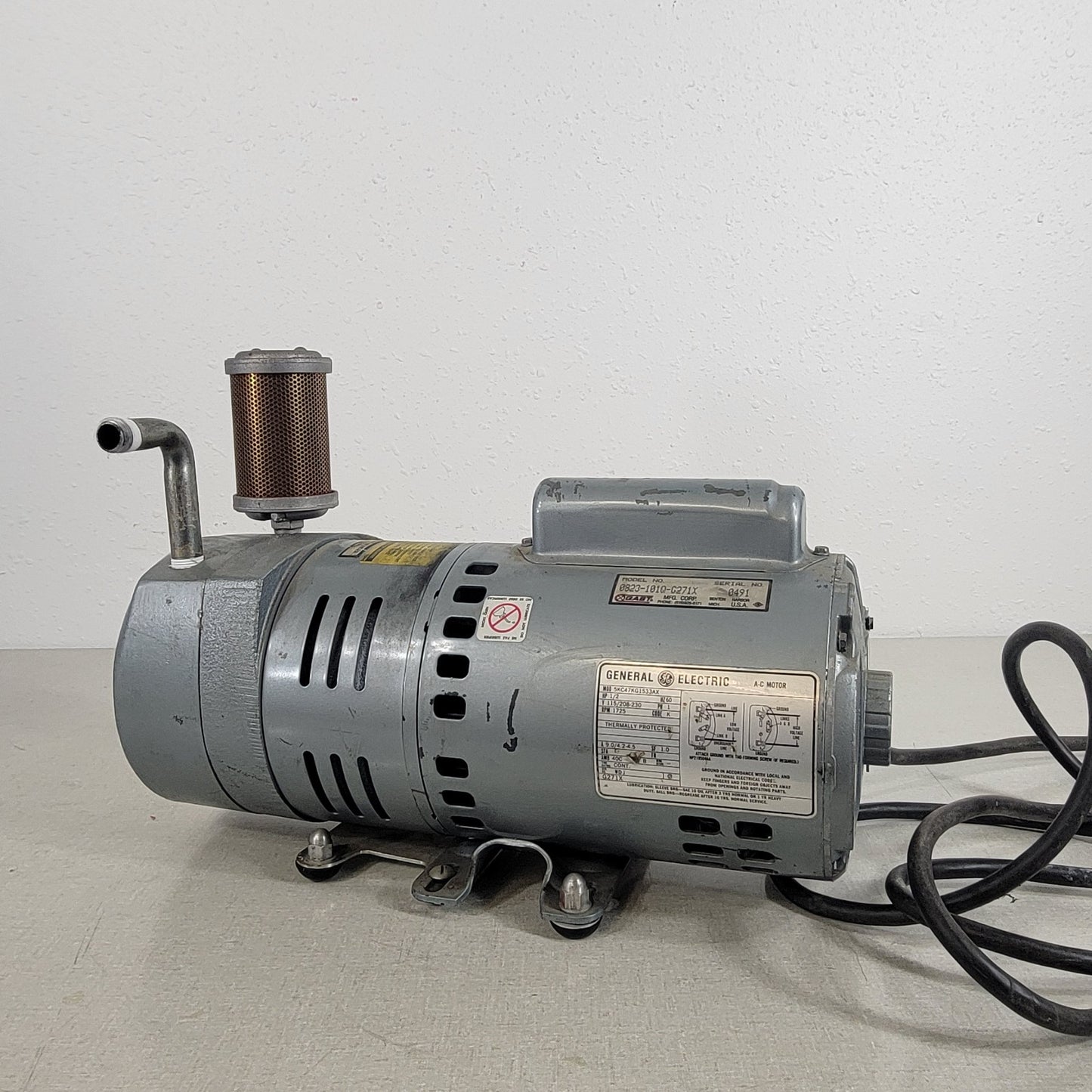 Gast 0823-101Q-G271X Vacuum Pump Compressor AC Motor GE 5KC47KG1533AX 1-Ph 120V