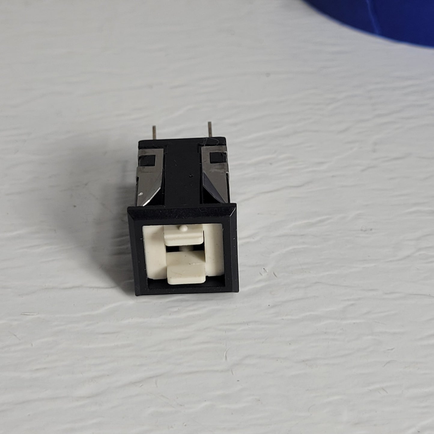CH Illuminating Push Button Switch w/ Lamp Illuminator 28V Max 1A 125VAC