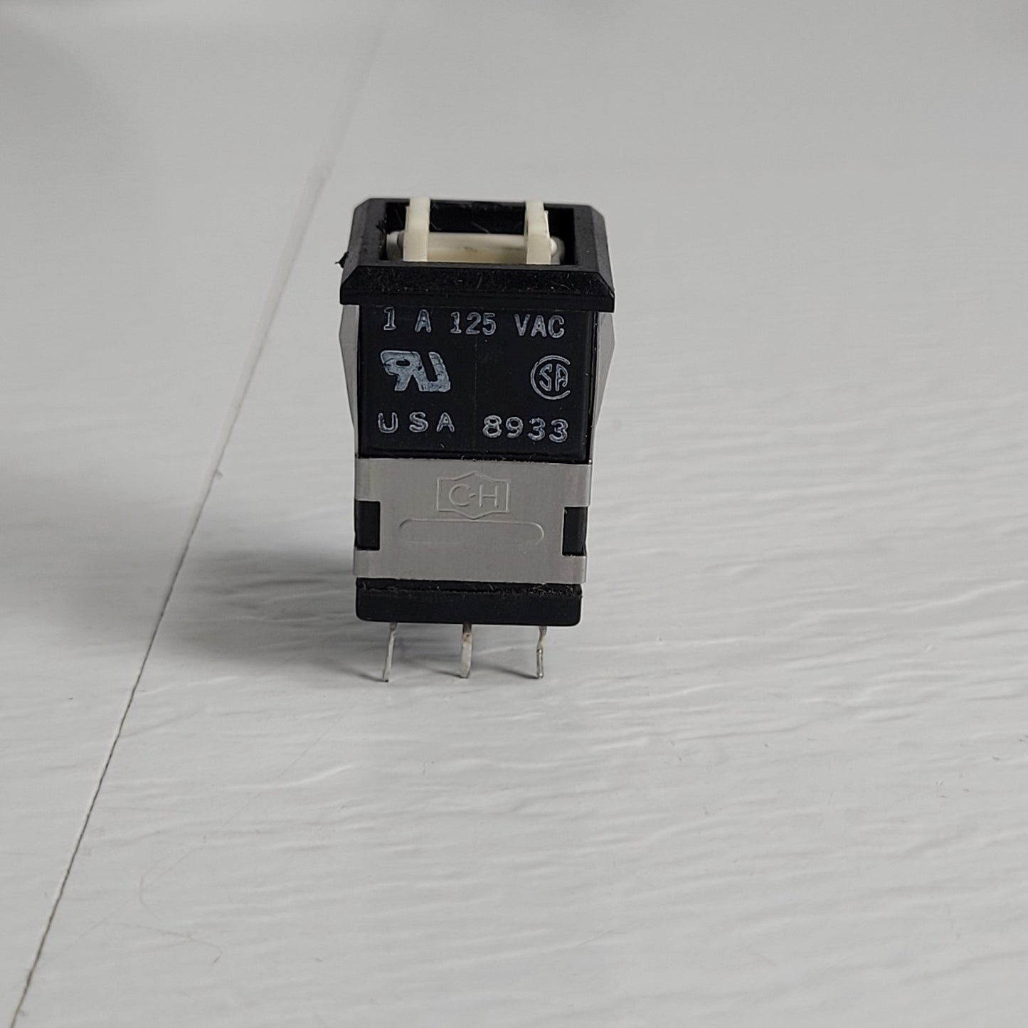 CH Illuminating Push Button Switch w/ Lamp Illuminator 28V Max 1A 125VAC