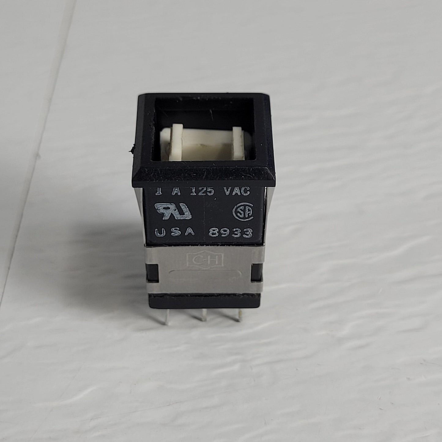 CH Illuminating Push Button Switch w/ Lamp Illuminator 28V Max 1A 125VAC