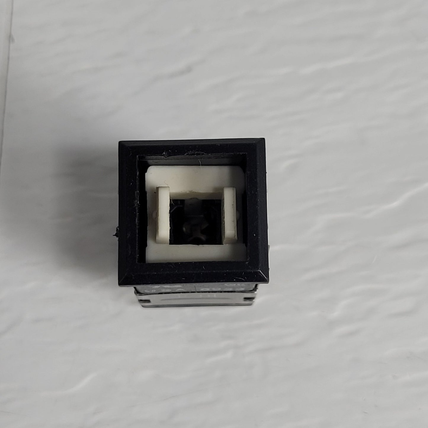 CH Illuminating Push Button Switch w/ Lamp Illuminator 28V Max 1A 125VAC