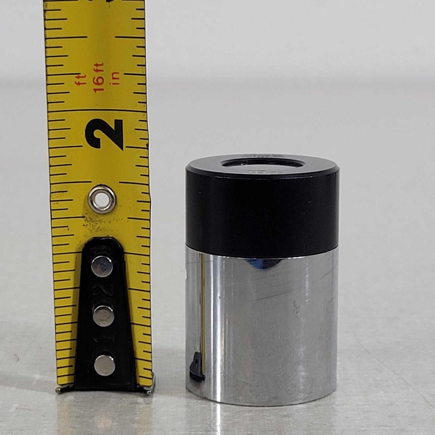 Wild Heerbrugg 10X Microscope Eyepiece 28mm Twist on Mount Optical Ocular Lens